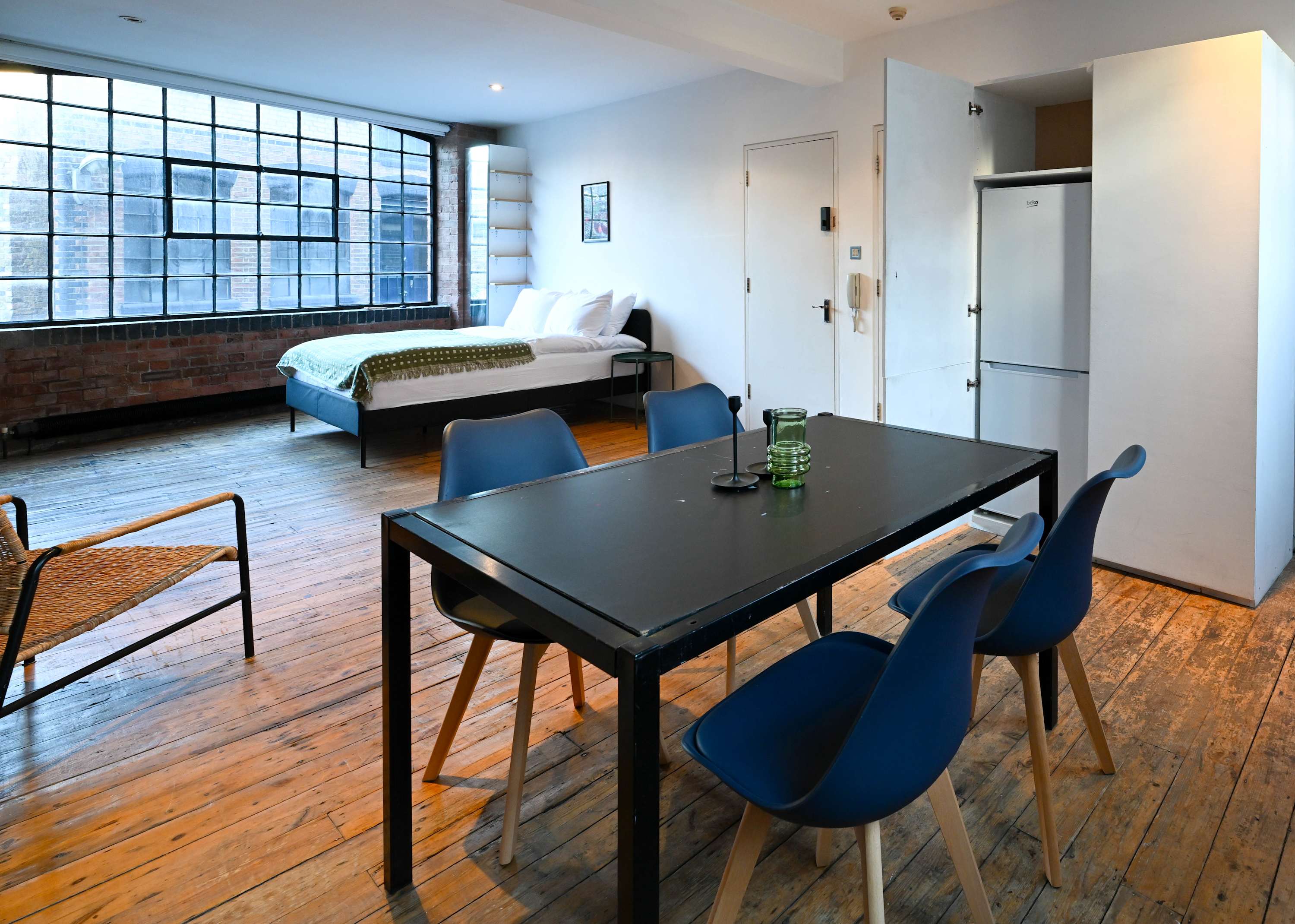 Studio Apartment in Warehouse-Style Building ā Shoreditch