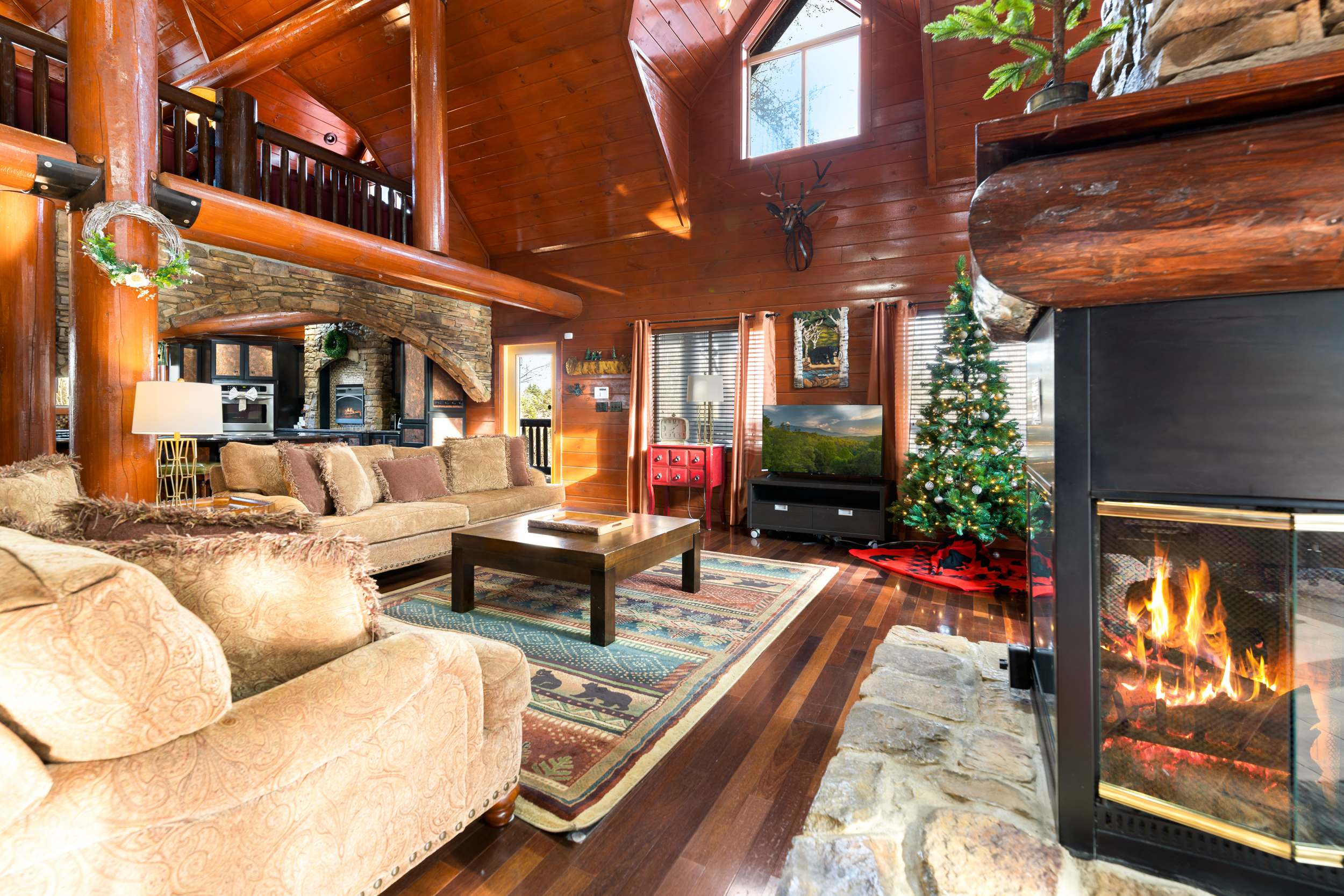 4BR & Game Loft w Hot Tub & Theater, Sleeps 12! 8