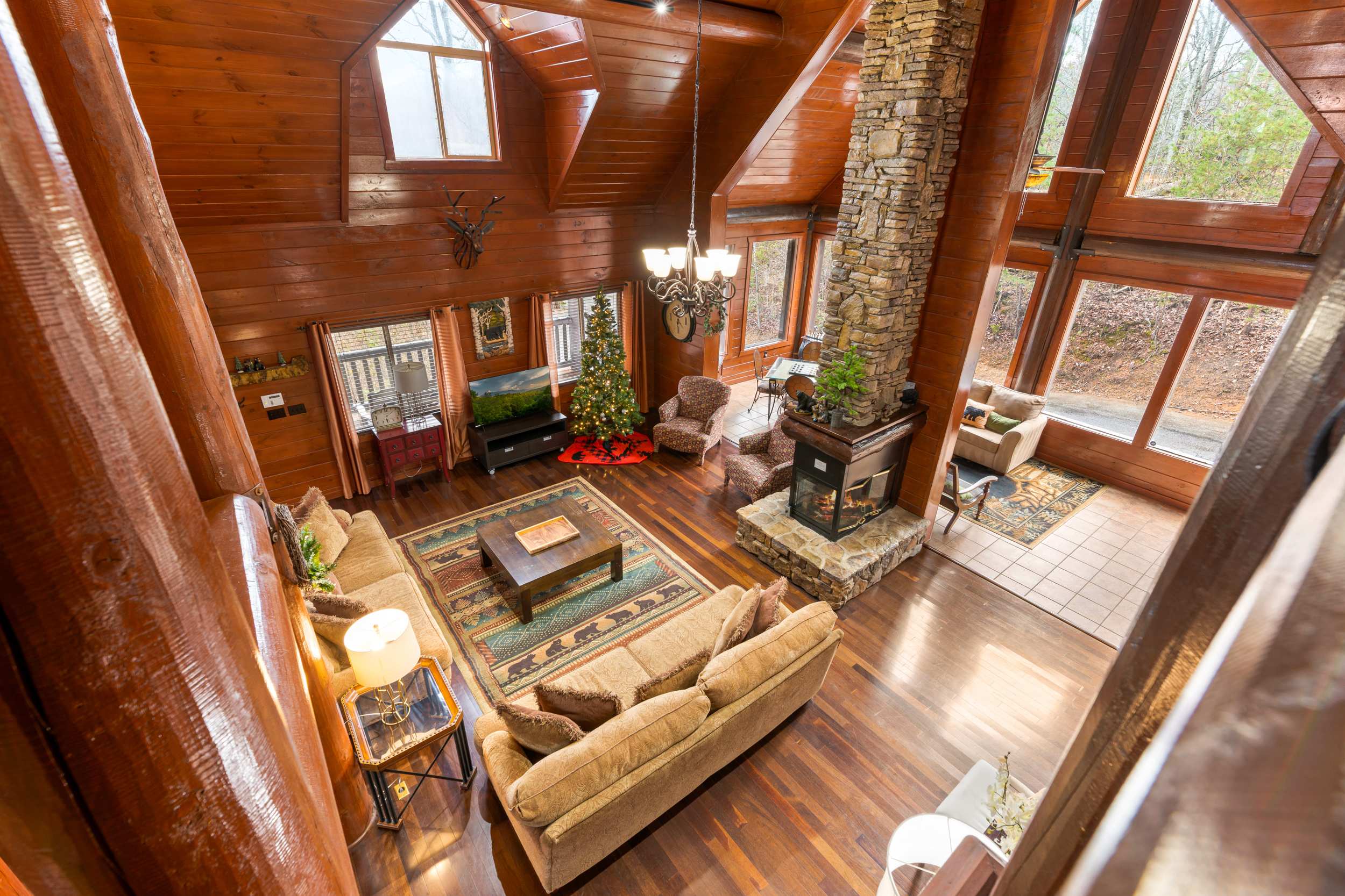 4BR & Game Loft w Hot Tub & Theater, Sleeps 12! 7