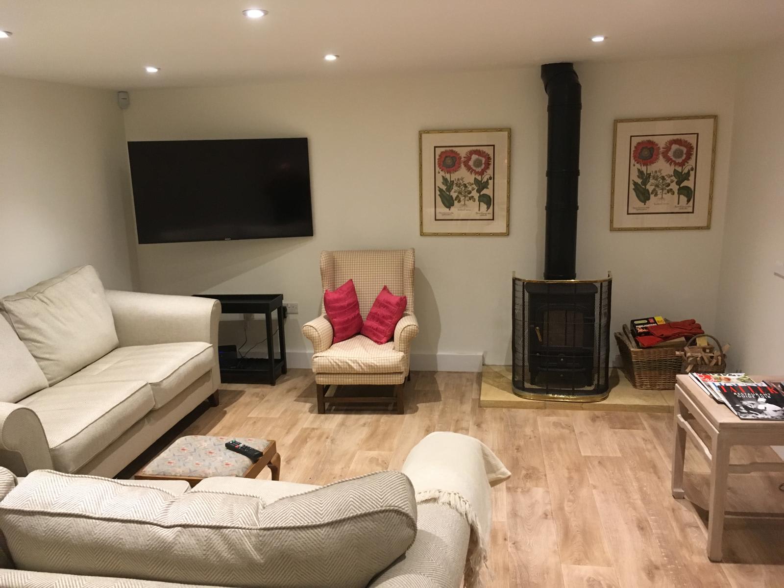 Charming Barn Conversion, Idyllic Somerset Village