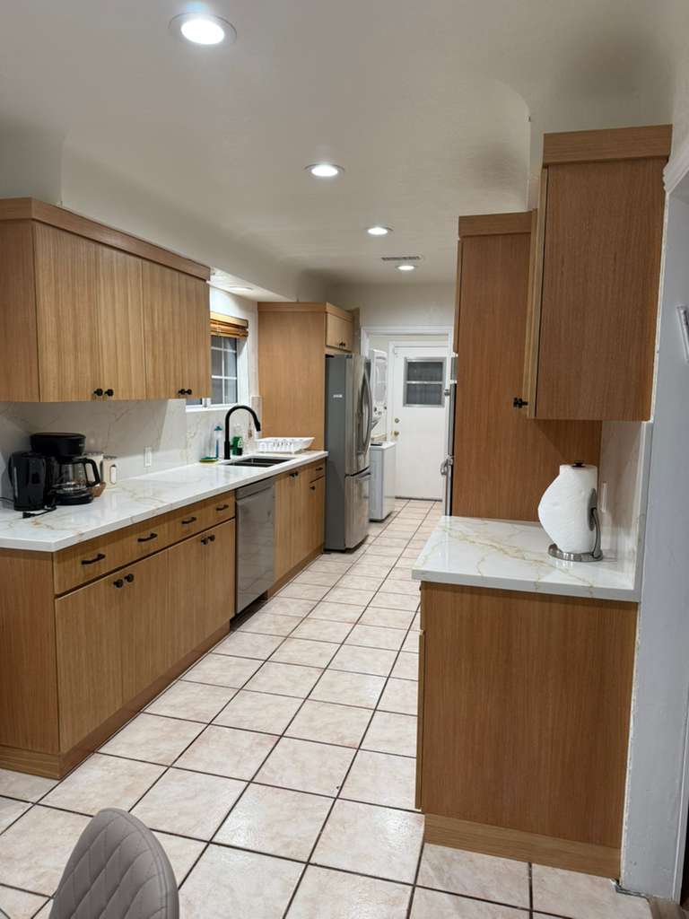 Central LA Home with Private Yard · Near The Grove - Picture 13