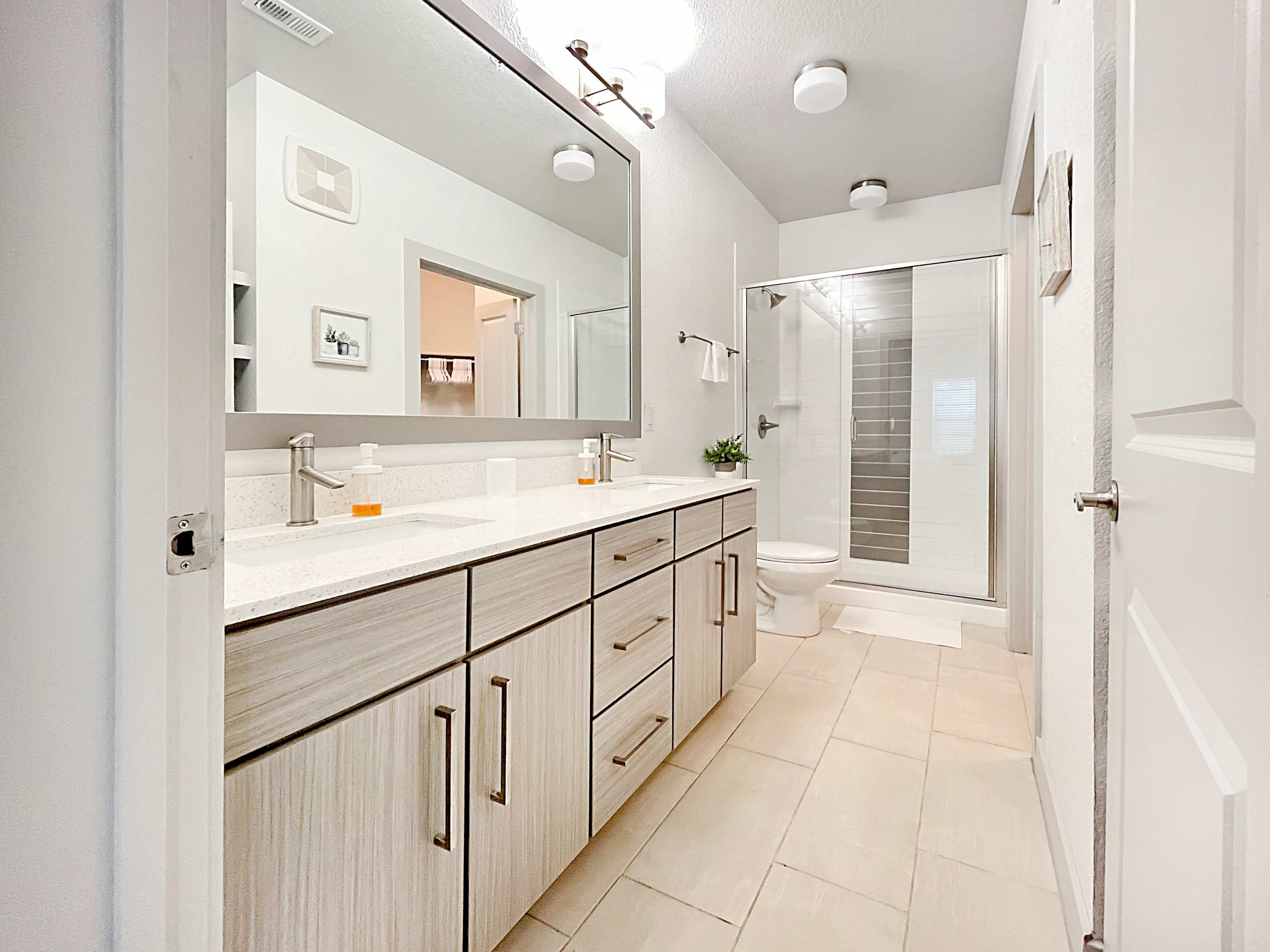 Spacious 3 BR Haven in Prime Central Tampa