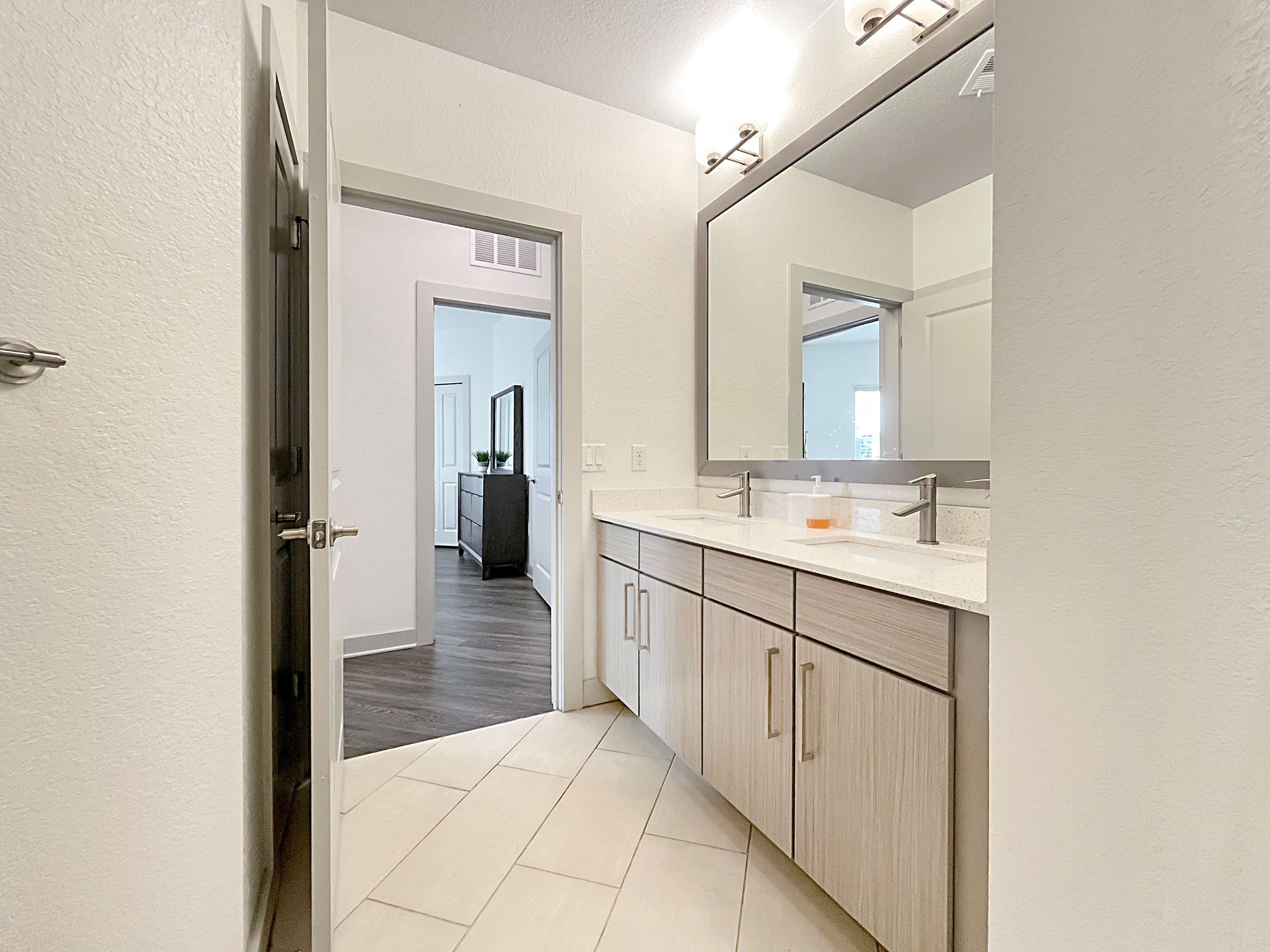 Spacious 3 BR Haven in Prime Central Tampa