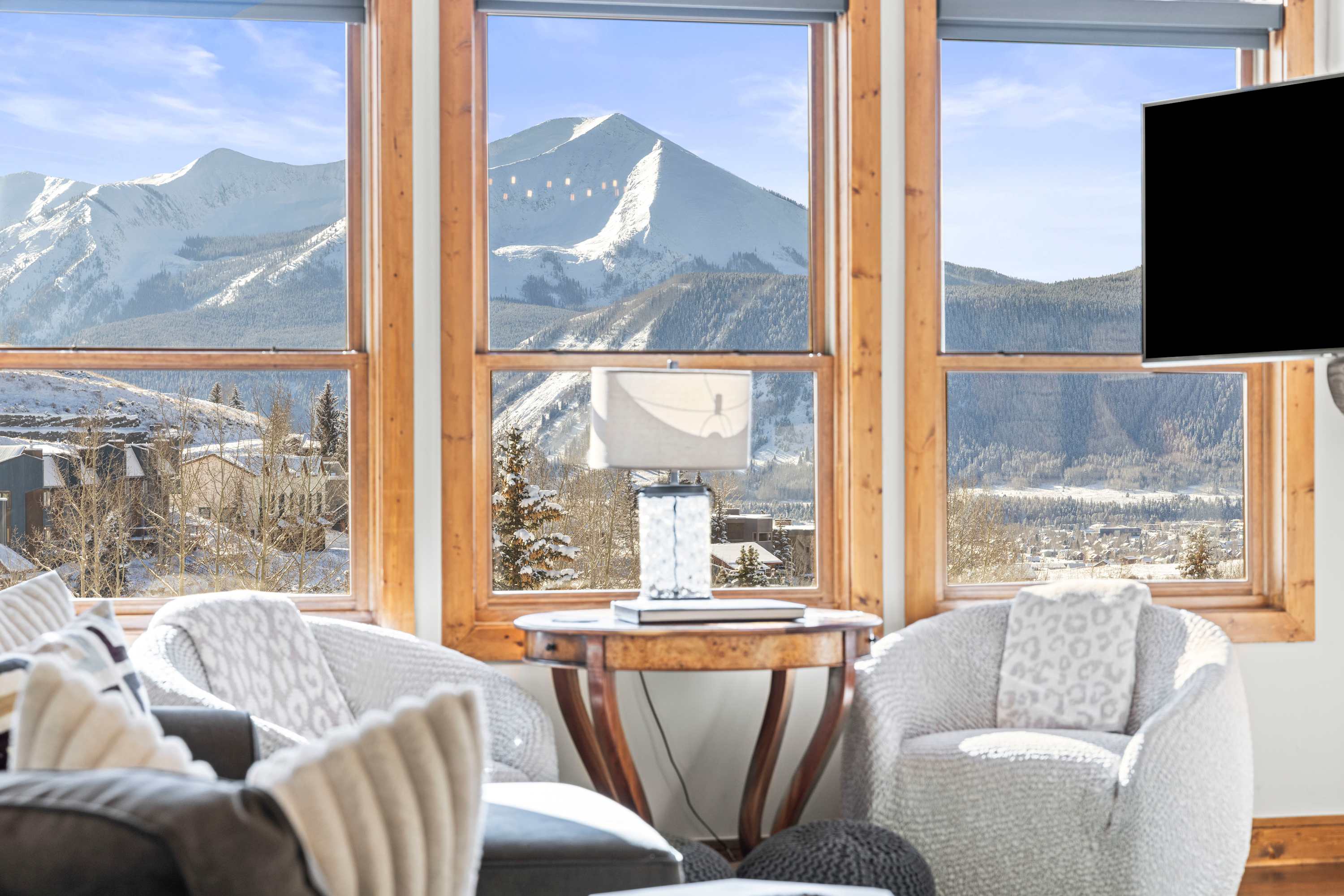 Luxury Black Bear , 2 Bedrooms, Huge views, Garage — Crested Butte, CO — vacation rental