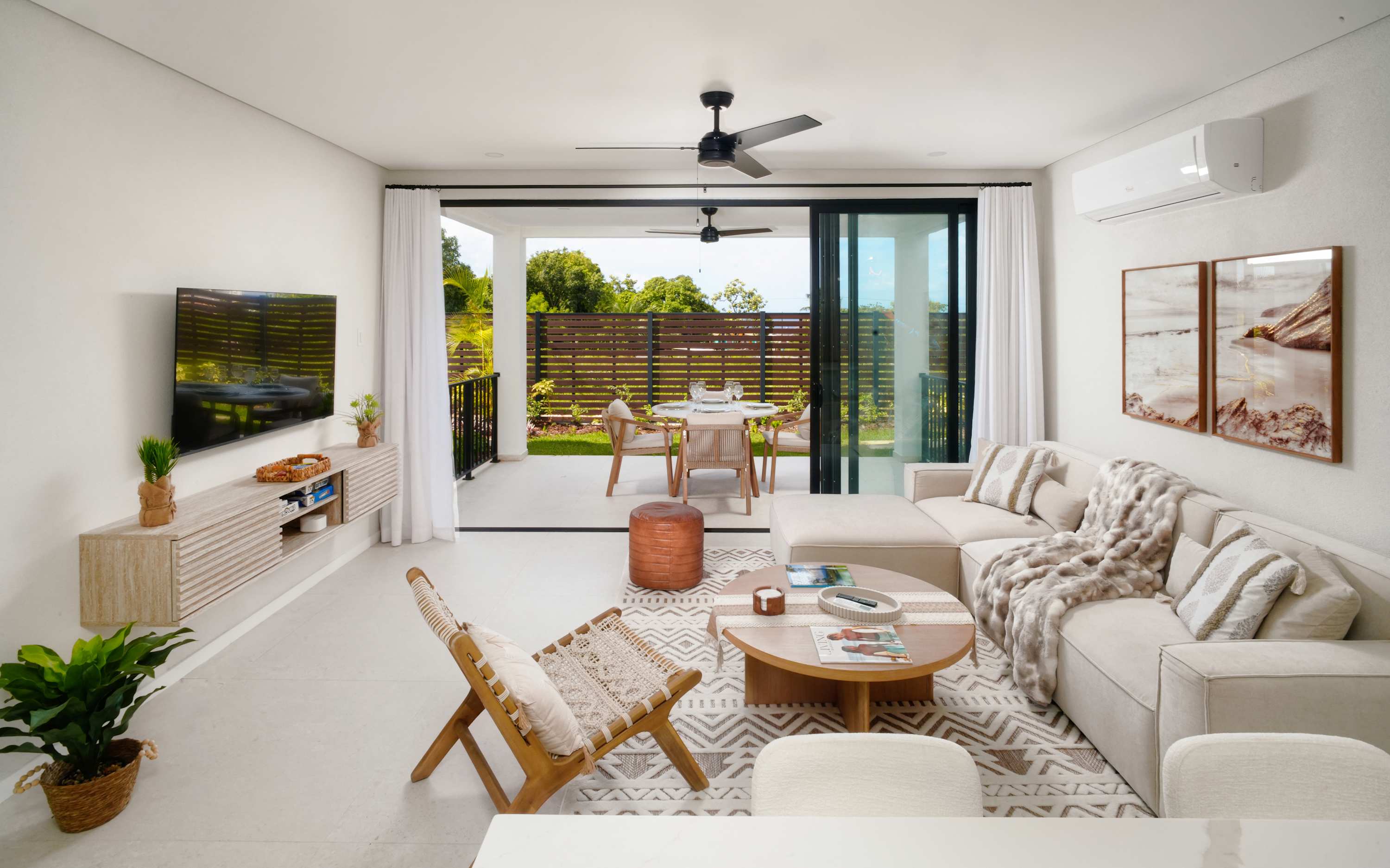 Caribbean Luxury 2BR, Walk to Beach! Sky Pool Deck