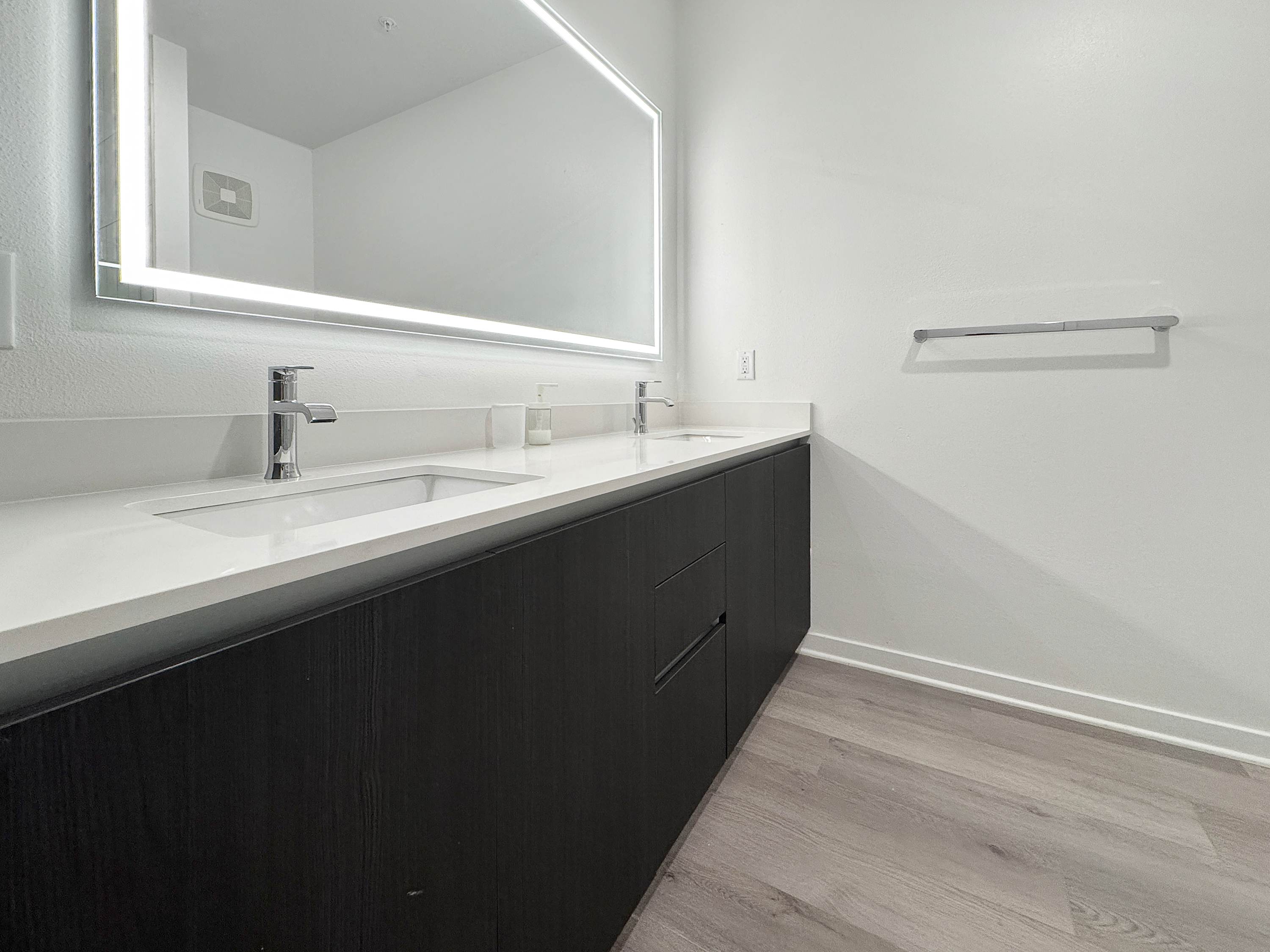 Luxury 1st Floor 2 BR Lakewood Ranch, Water Views