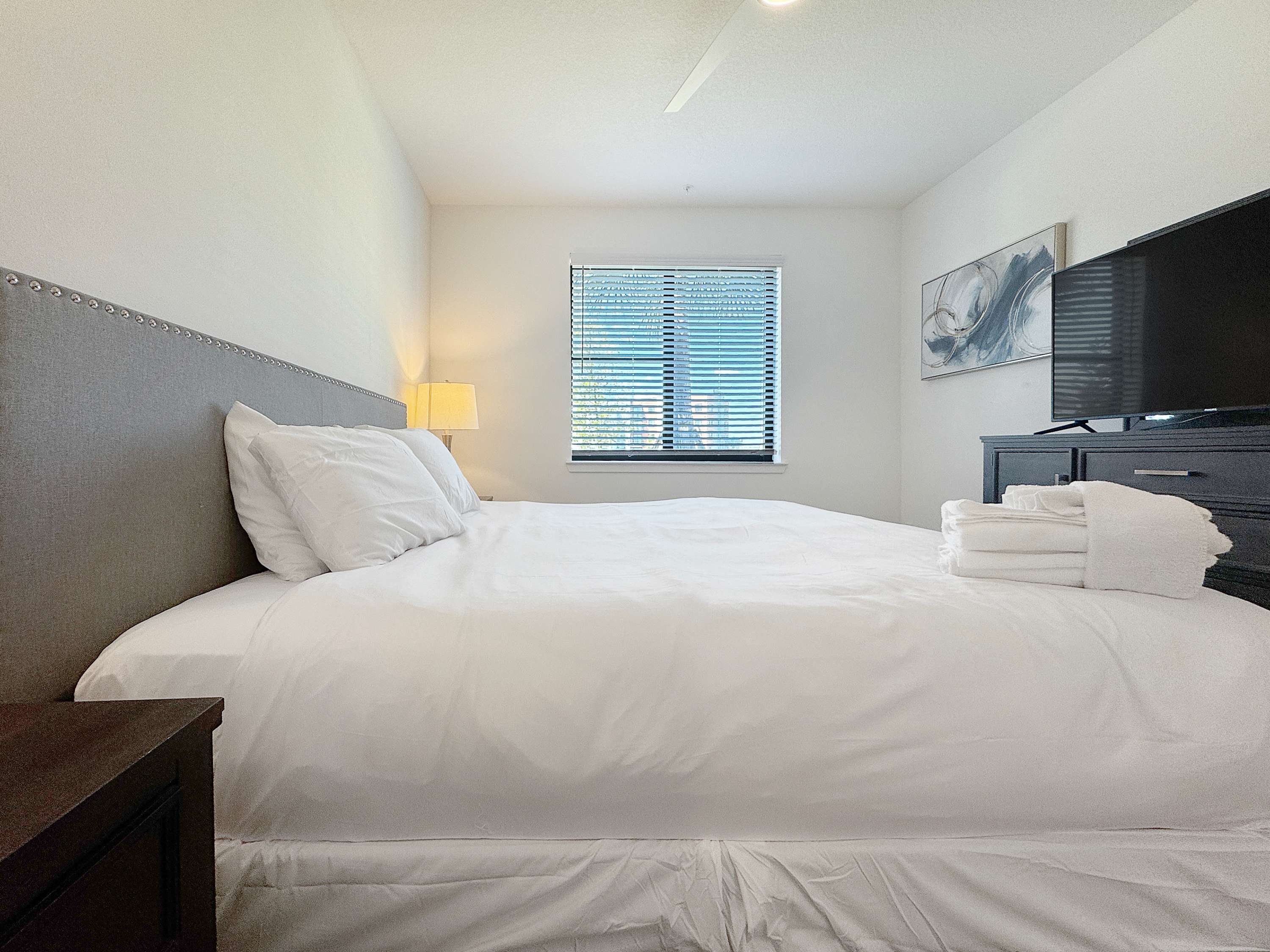 Luxury 1st Floor 2 BR Lakewood Ranch, Water Views