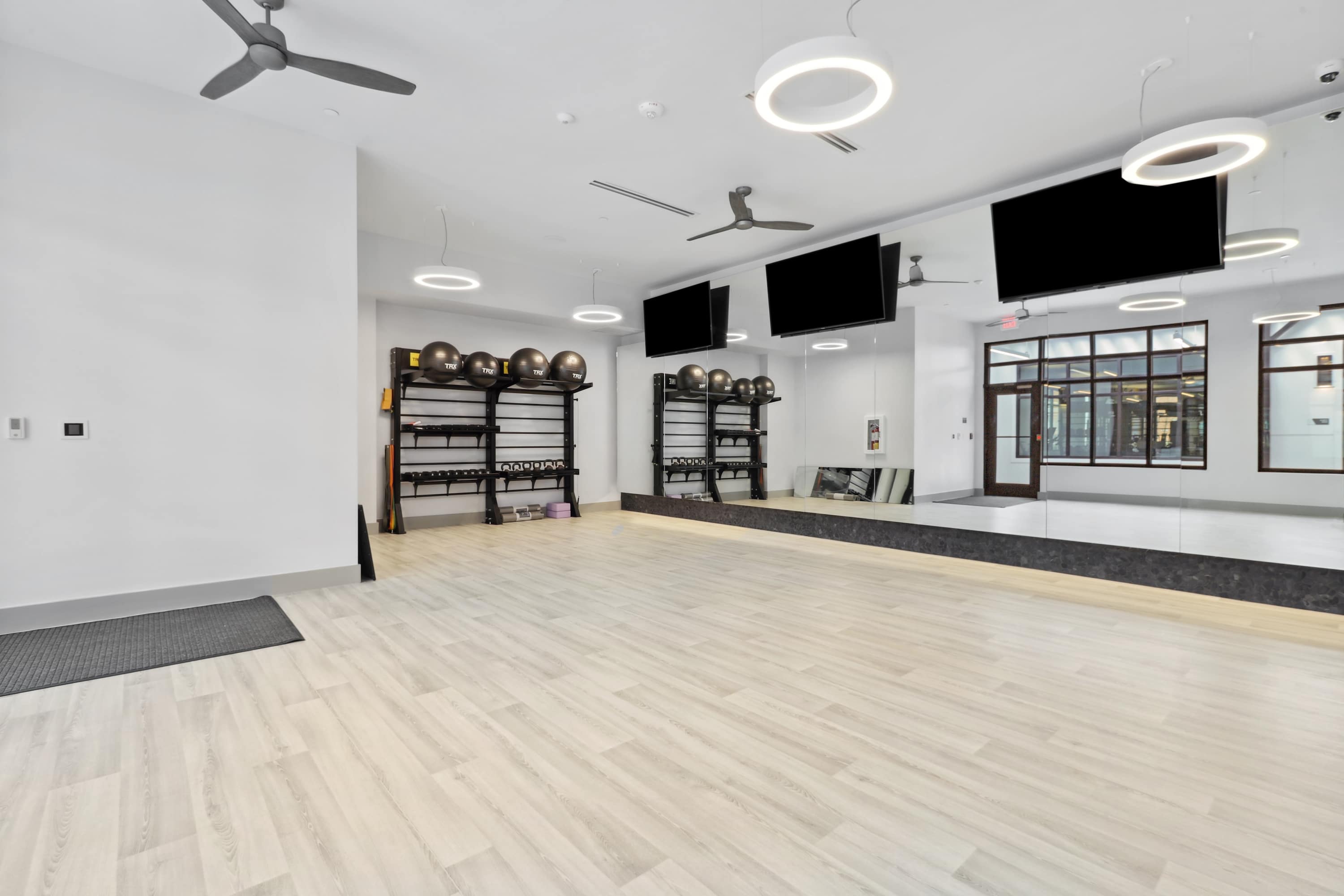 Luxury 1st Floor 2 BR Lakewood Ranch, Water Views