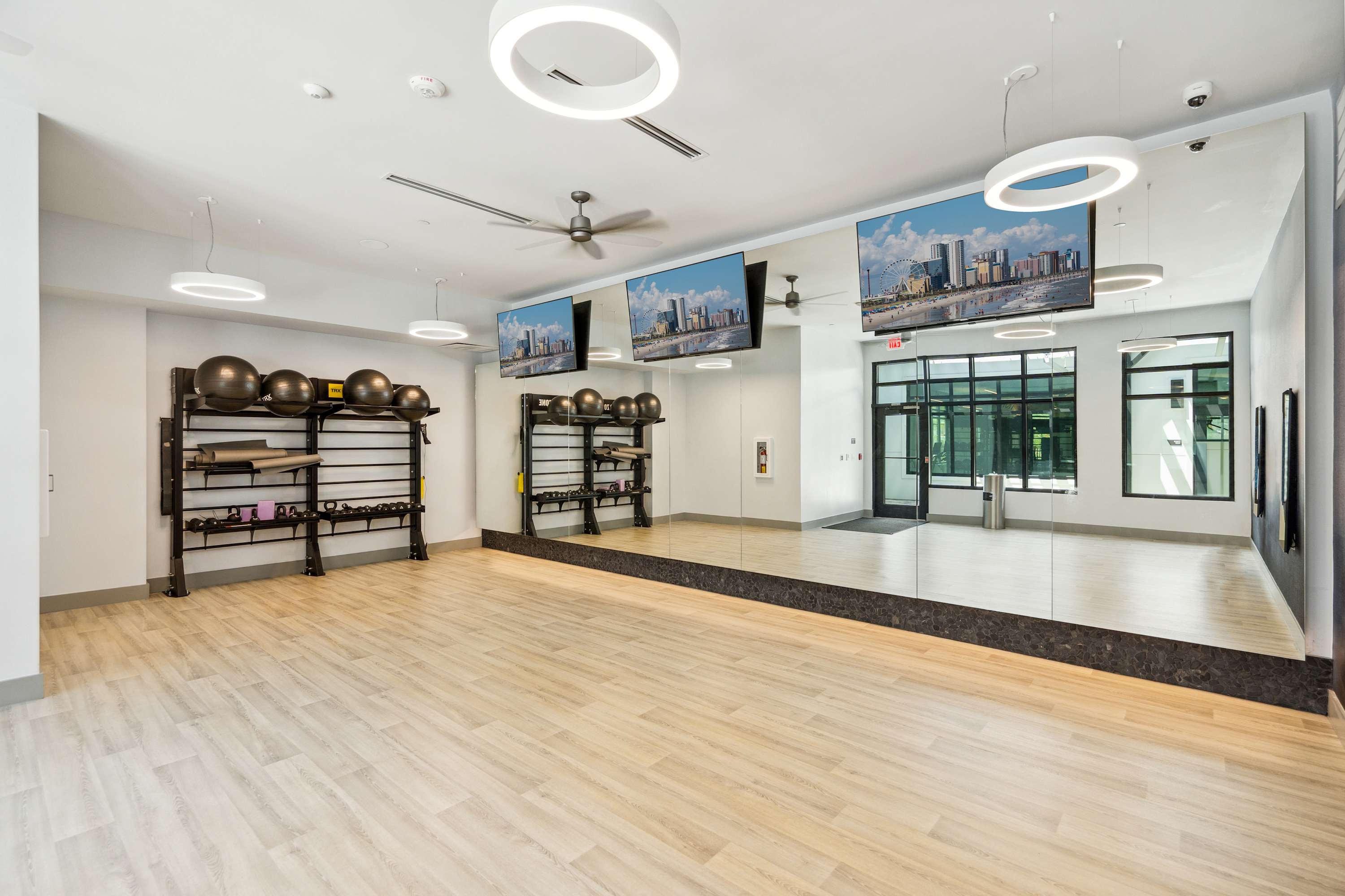 Luxury 1st Floor 2 BR Lakewood Ranch, Water Views