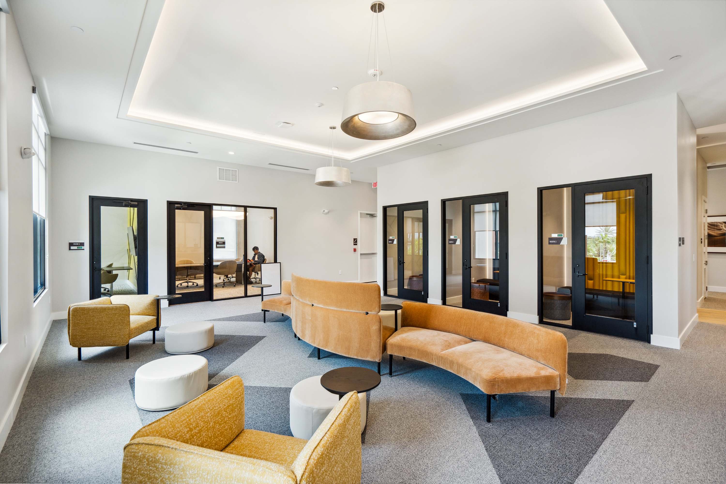 Luxury 1st Floor 2 BR Lakewood Ranch, Water Views