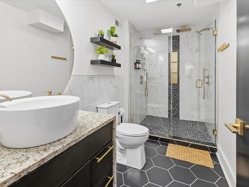 Corner Flat off Meridian - Walk Anywhere Downtown — Indianapolis, IN — vacation rental