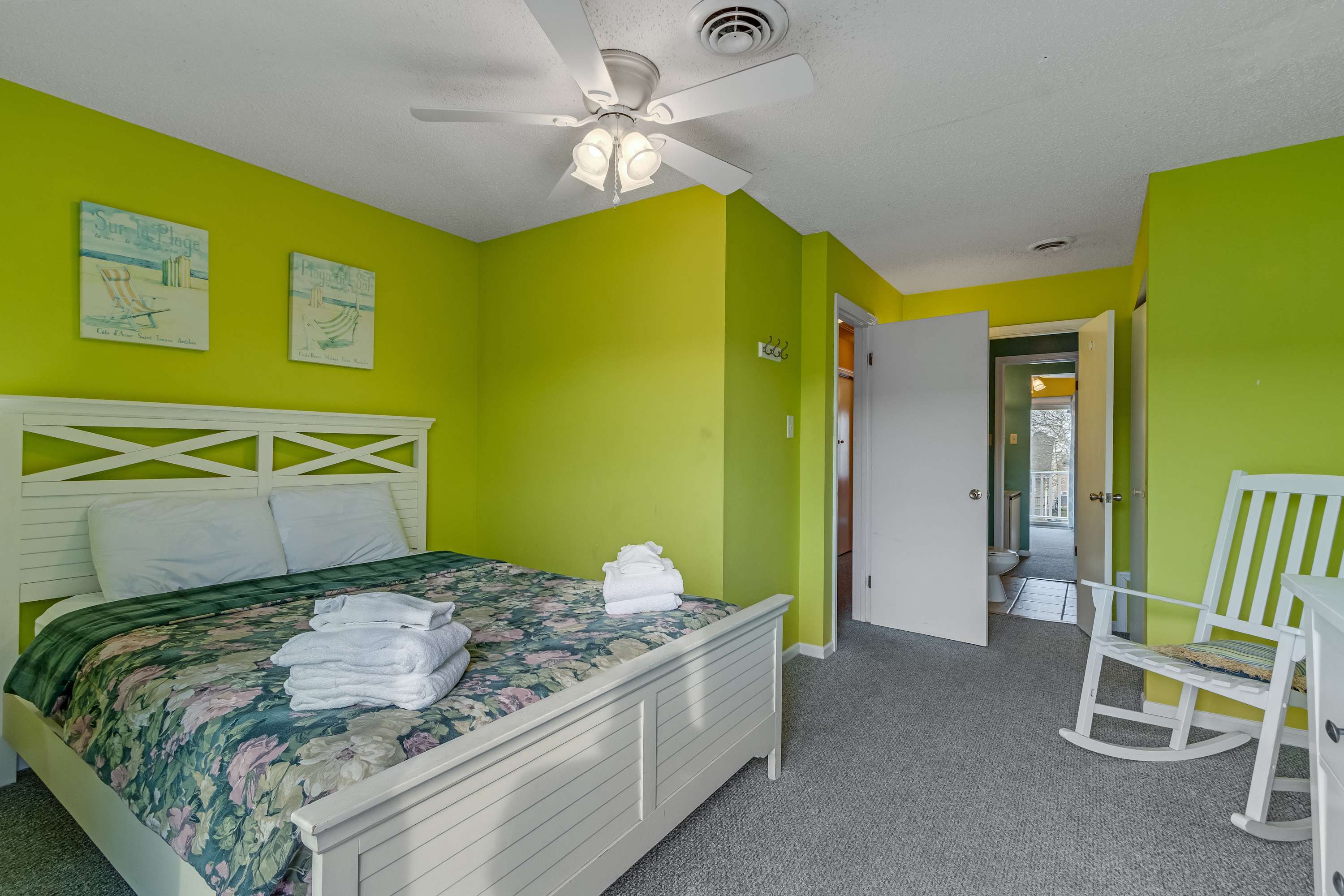 2BR Townhouse on 94th Street