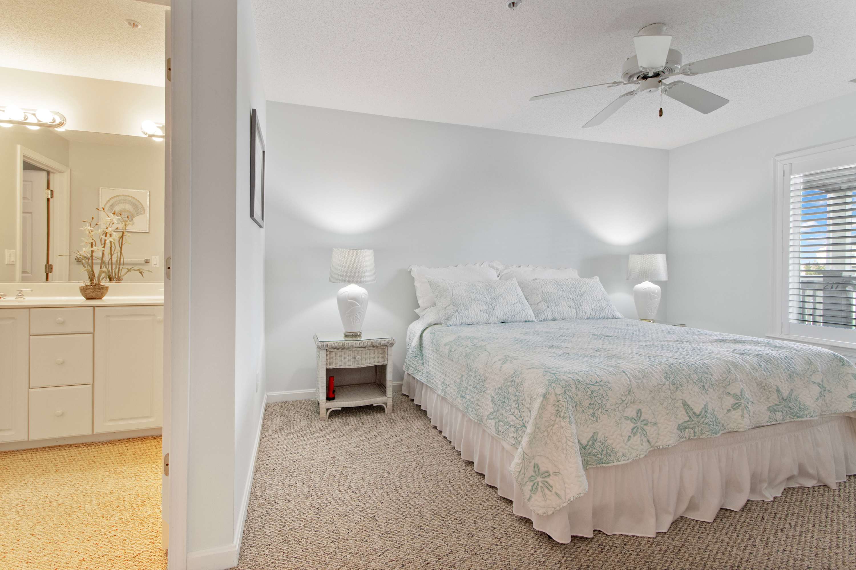 Cayman unit 216C