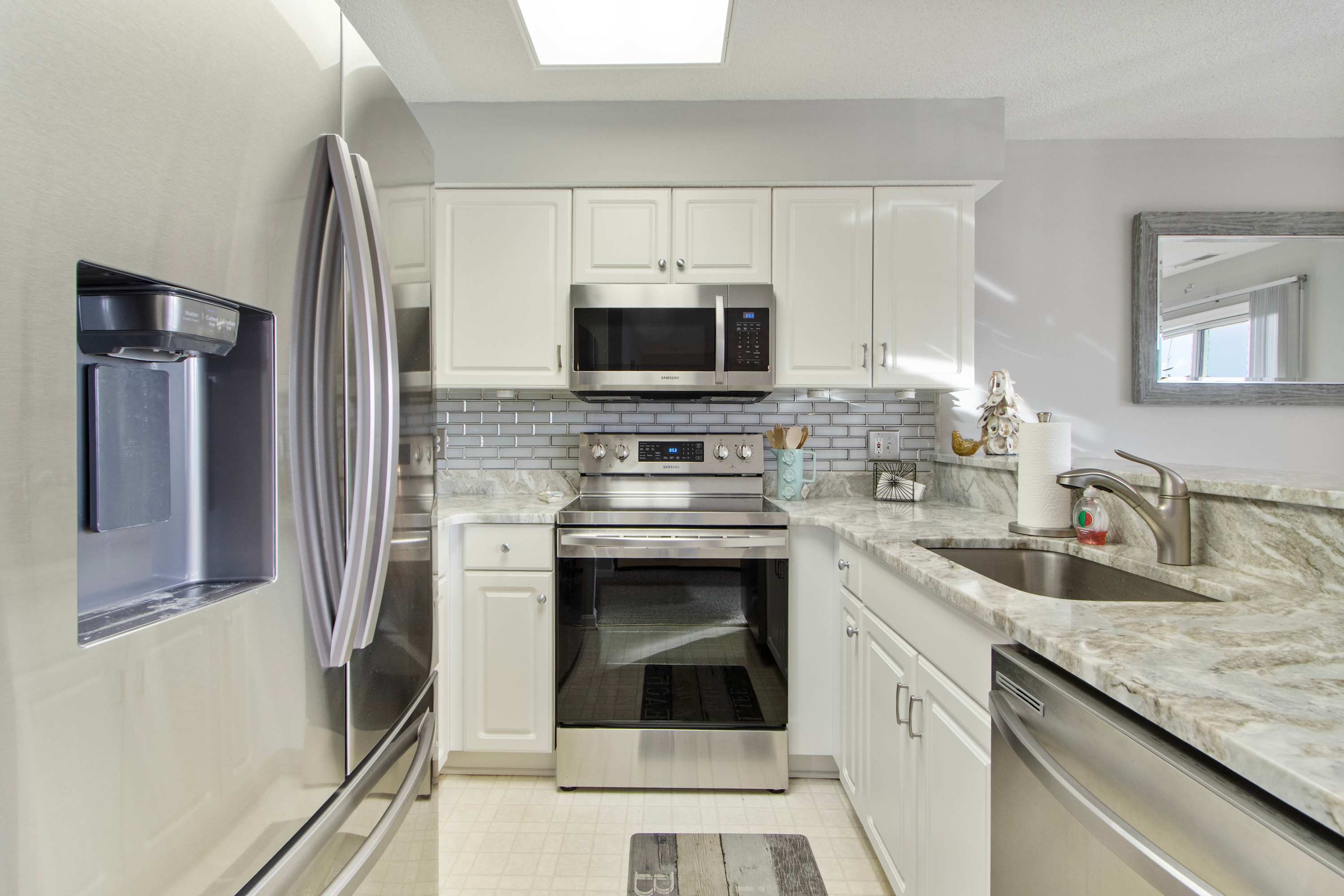 Cayman unit 216C
