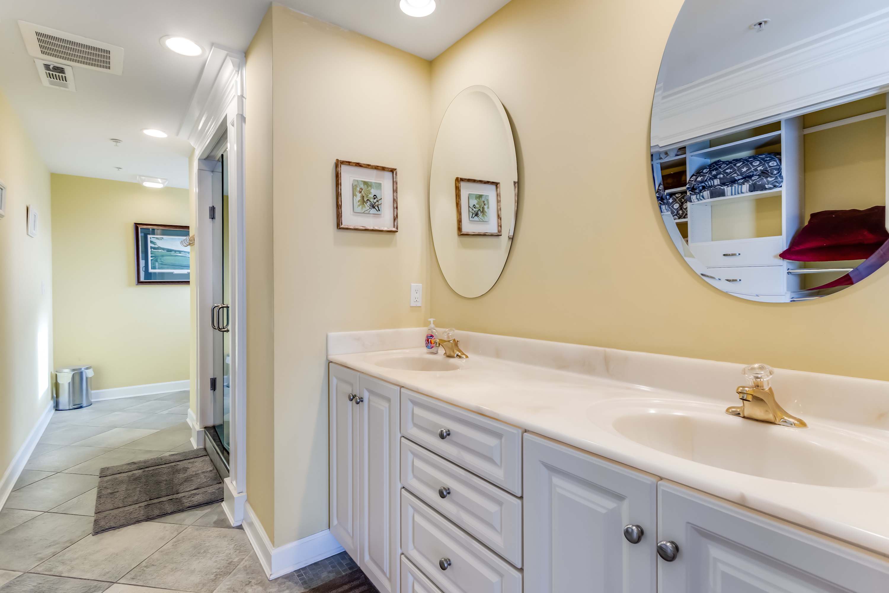 Cori Noel 301 | Expansive Balcony | Outdoor Pool