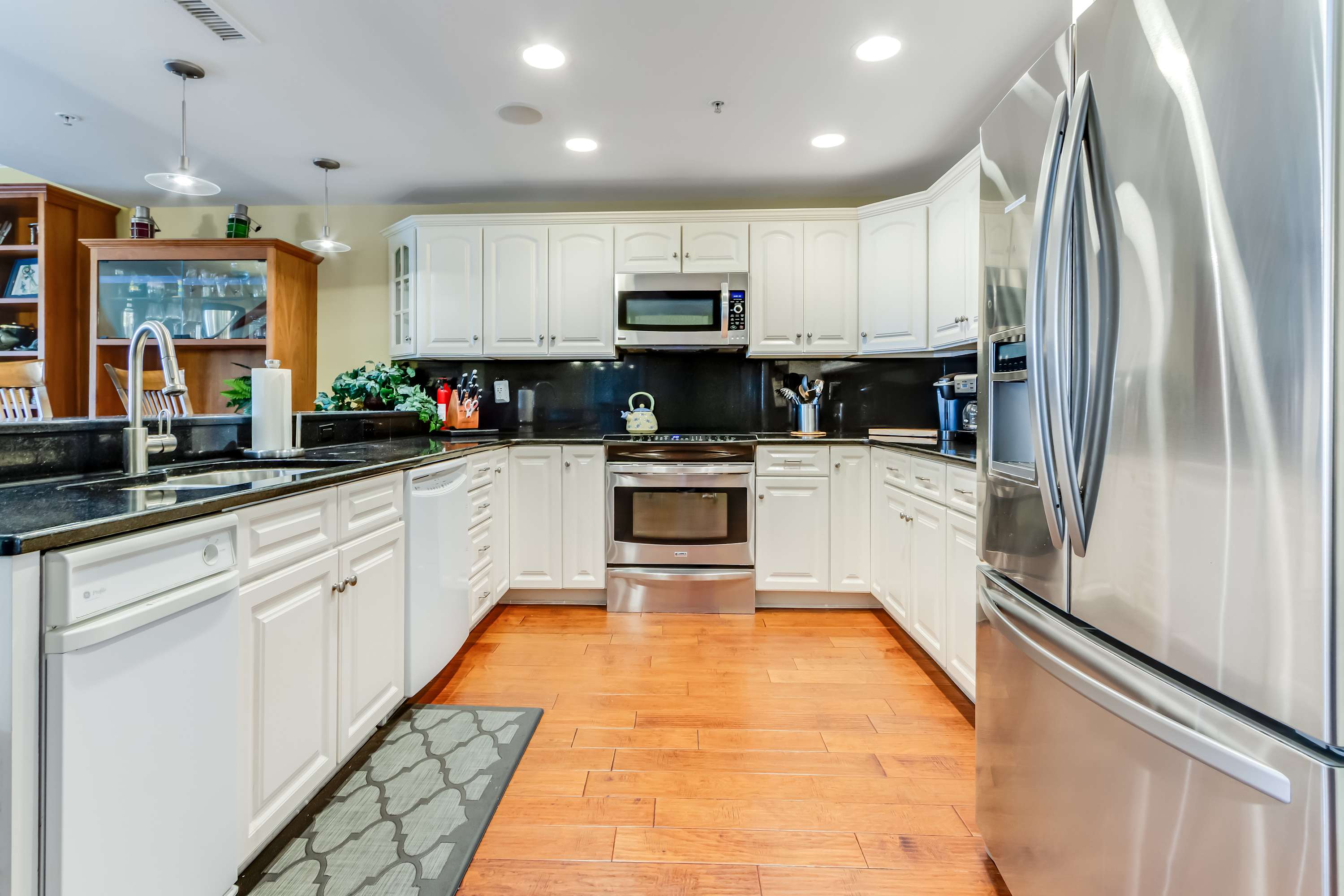 Cori Noel 301 | Expansive Balcony | Outdoor Pool