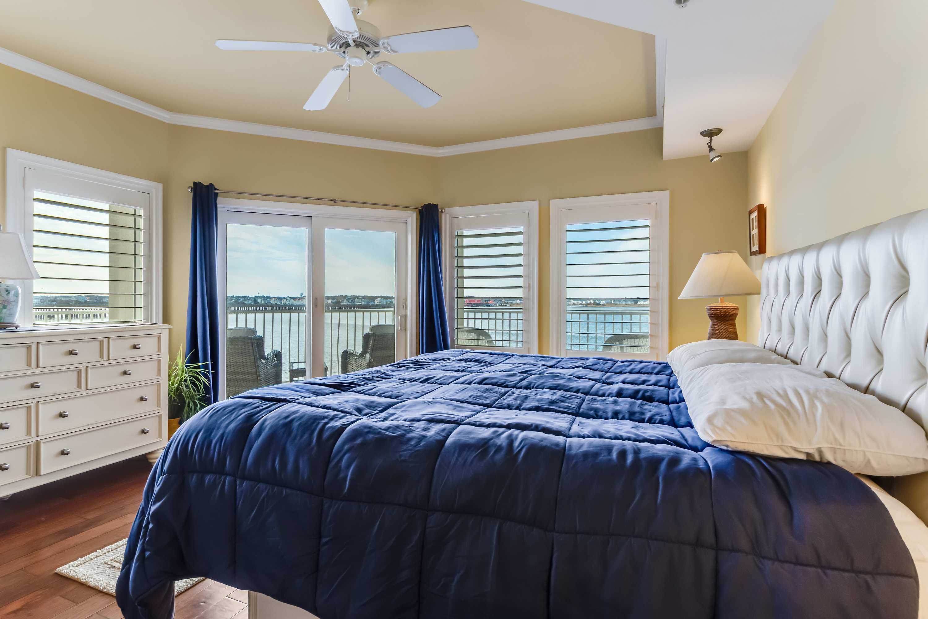 Cori Noel 301 | Expansive Balcony | Outdoor Pool