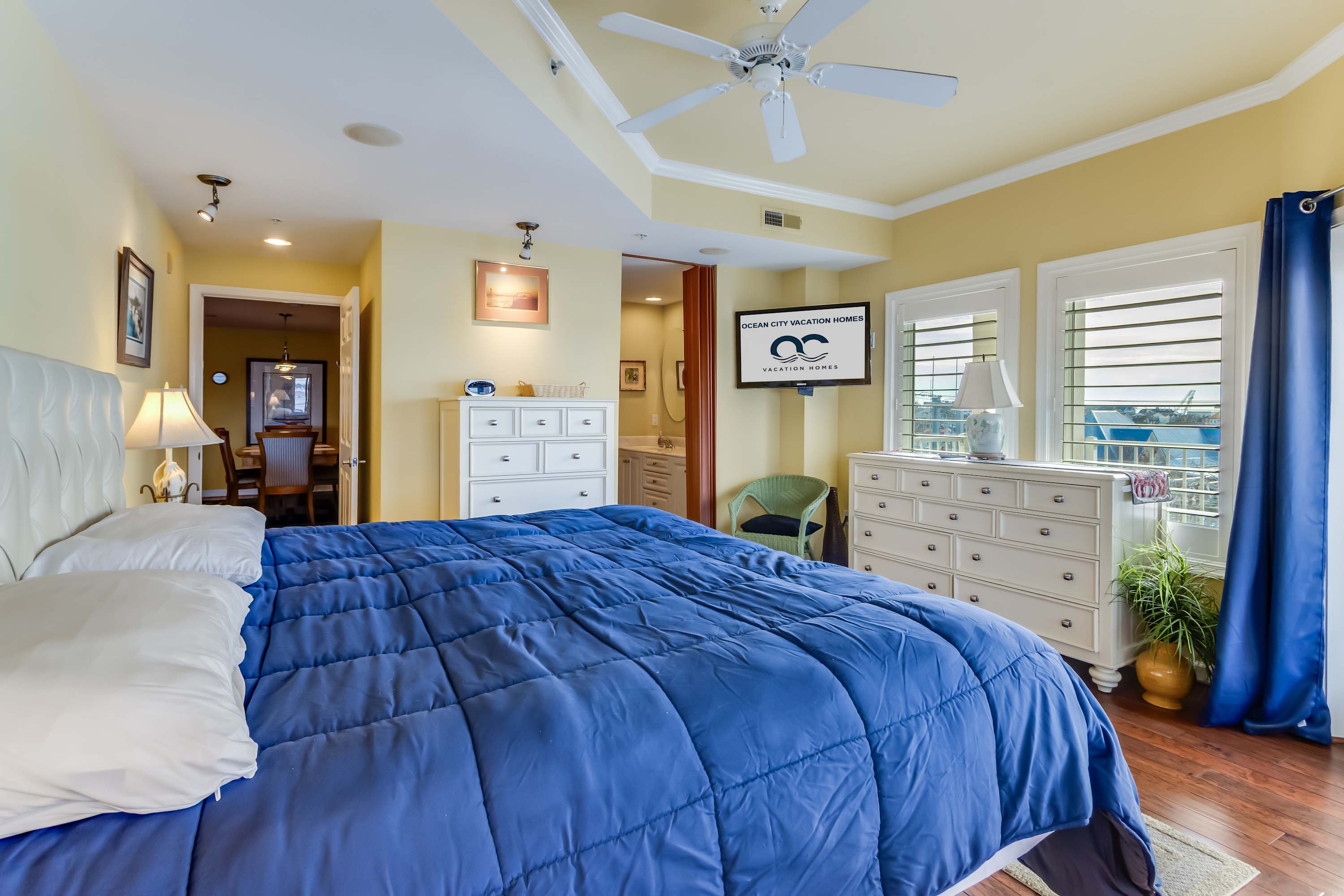 Cori Noel 301 | Expansive Balcony | Outdoor Pool