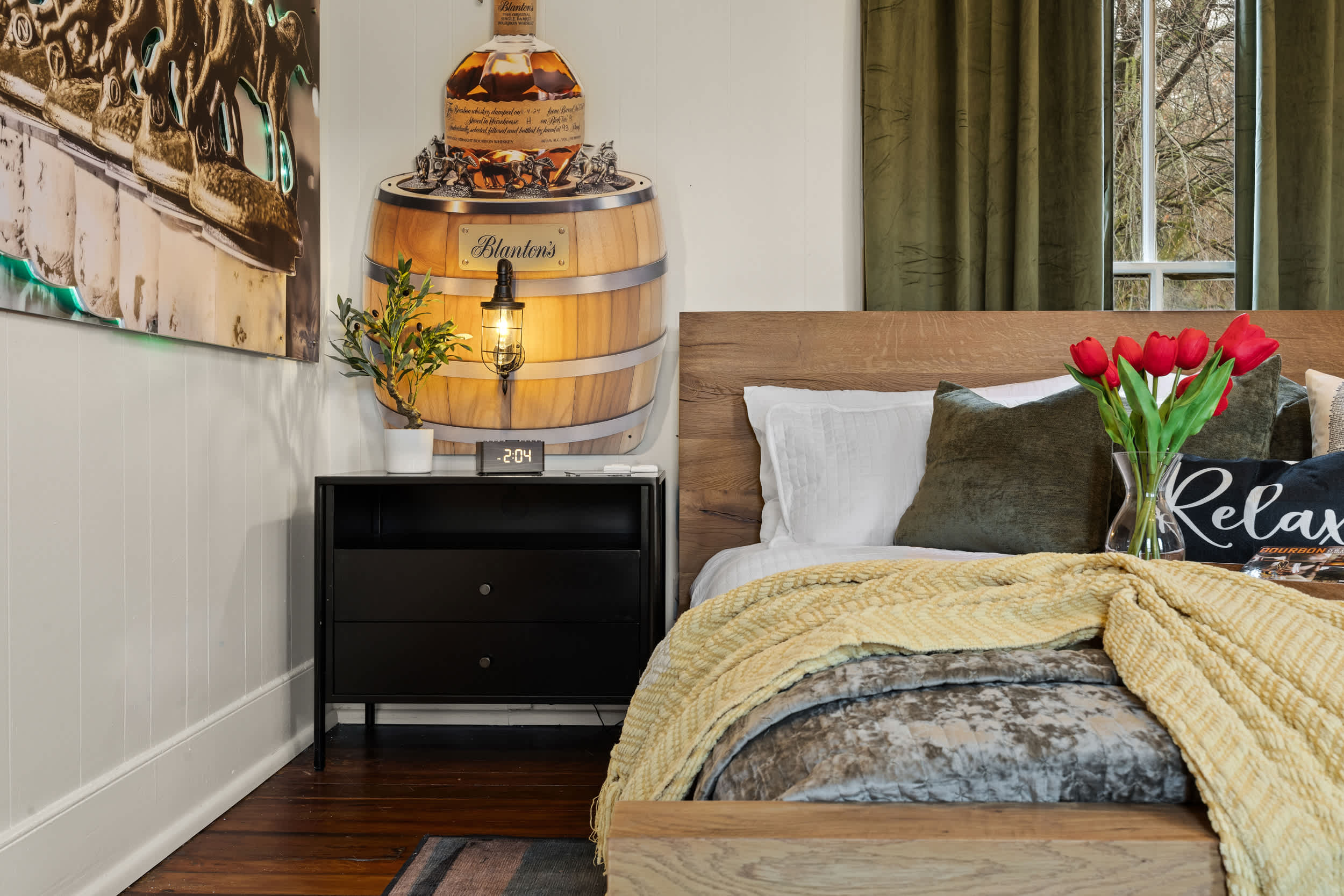 Bourbon-themed Home w/ Arcade & Hot Tub for Groups