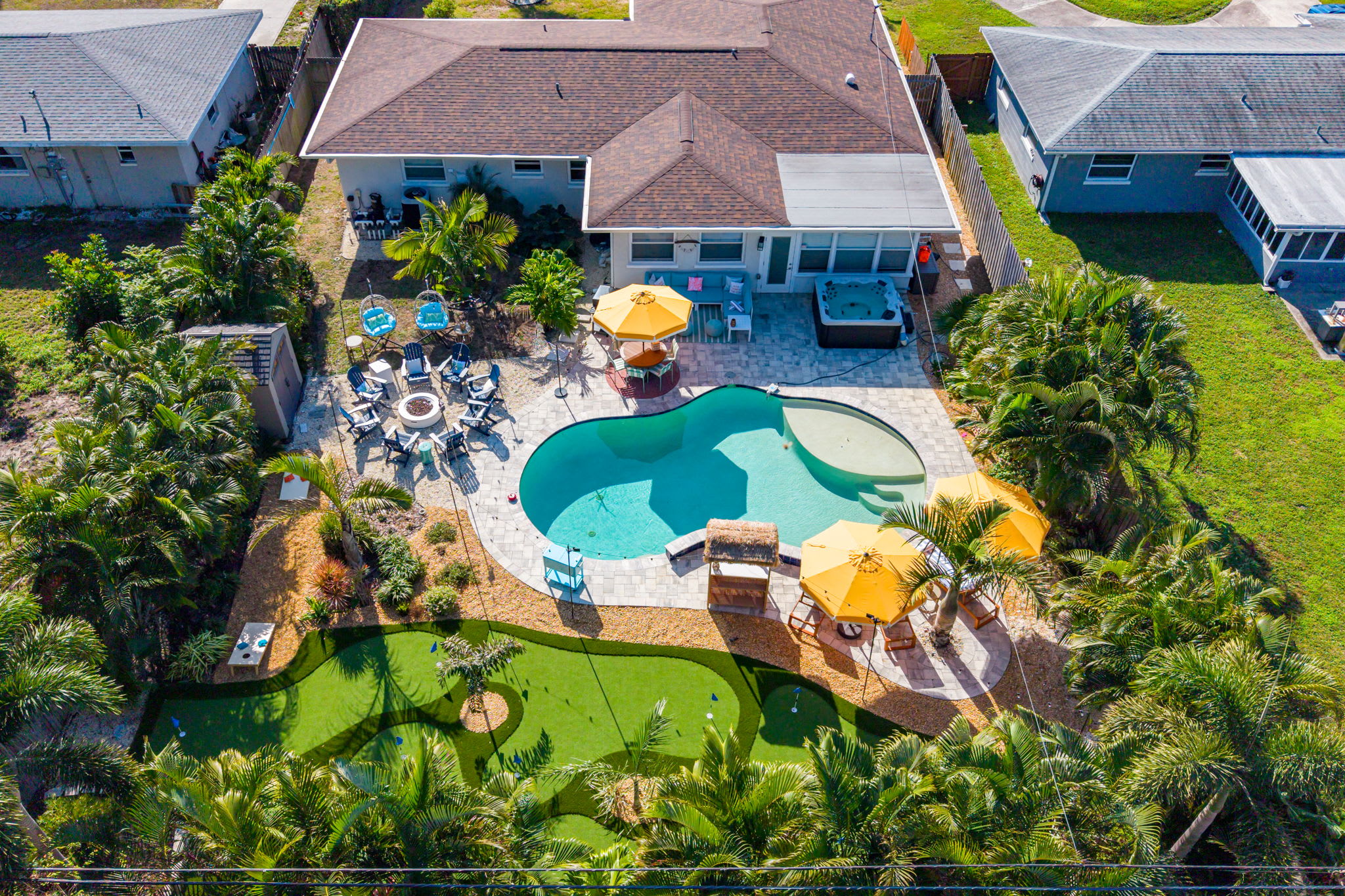 Resort Style Backyard  Pool  Hot Tub  Movie Room — Seminole, FL — vacation rental