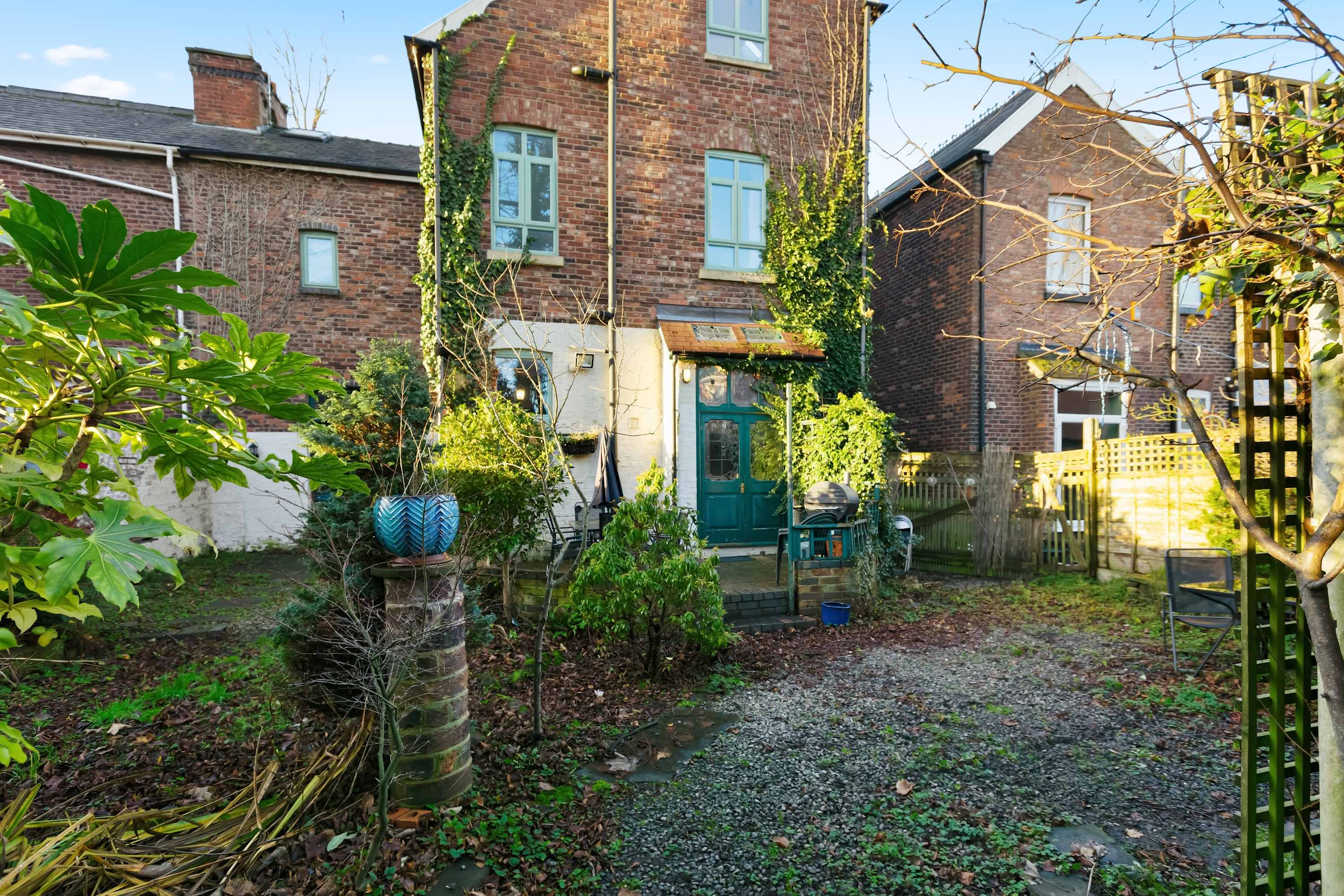 Spacious 220sqm House • 10-min Dr City Ctr/Heaton in 4 Kingscliffe Street M9 4PG - Property image 20 - VivreStays