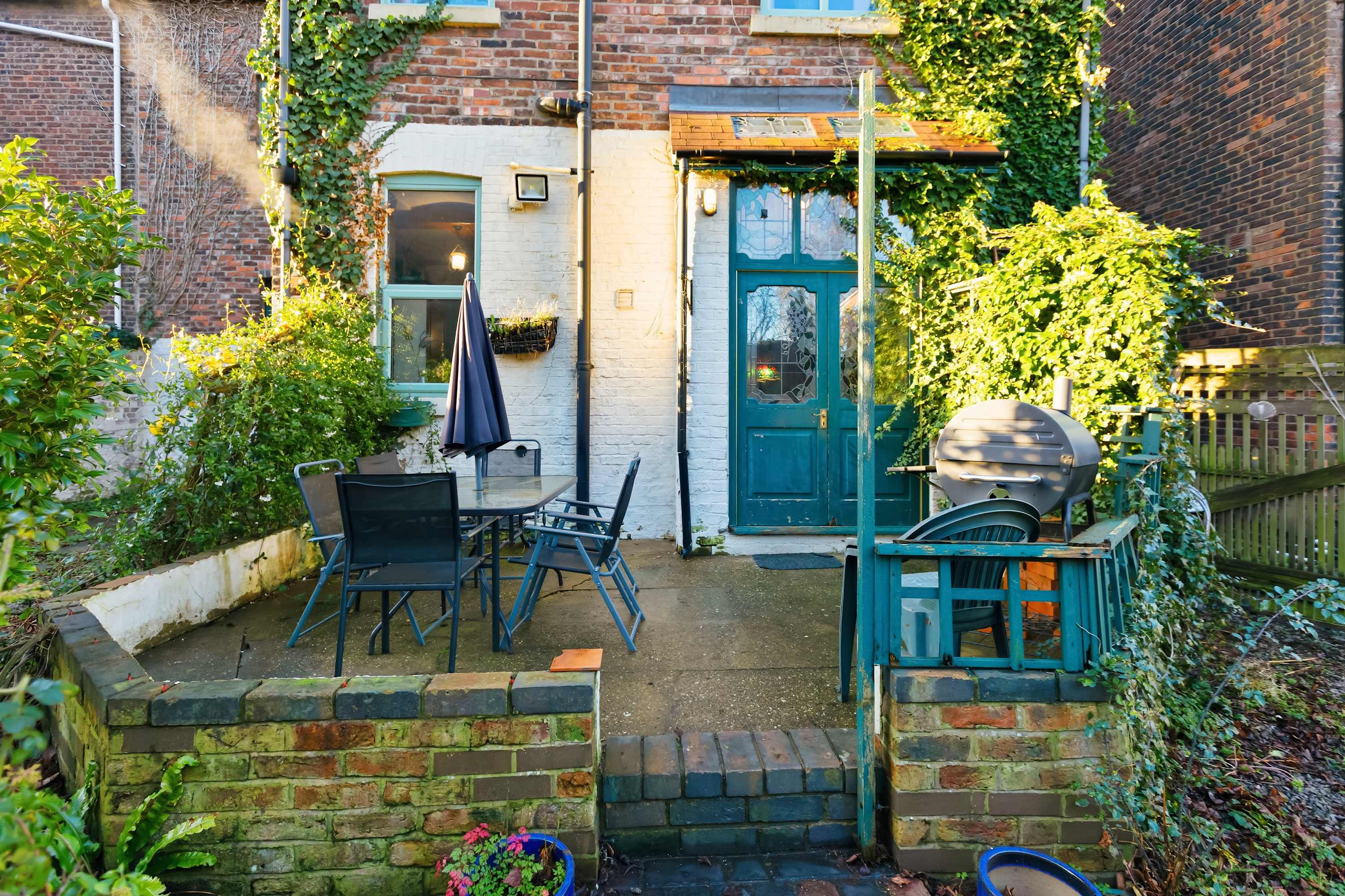 Spacious 220sqm House • 10-min Dr City Ctr/Heaton in 4 Kingscliffe Street M9 4PG - Property image 19 - VivreStays