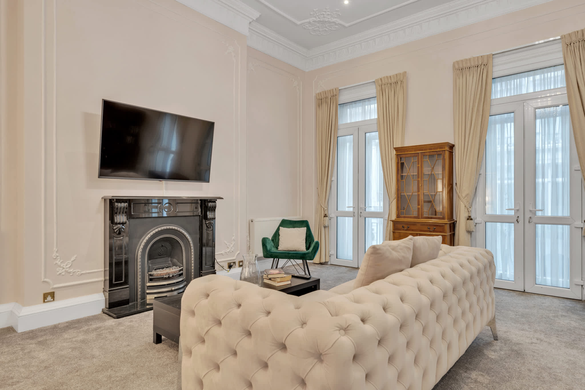 Chic Mayfair One-Bedroom City Stay in Hertford Street W1J 7SS - Property image 6 - VivreStays
