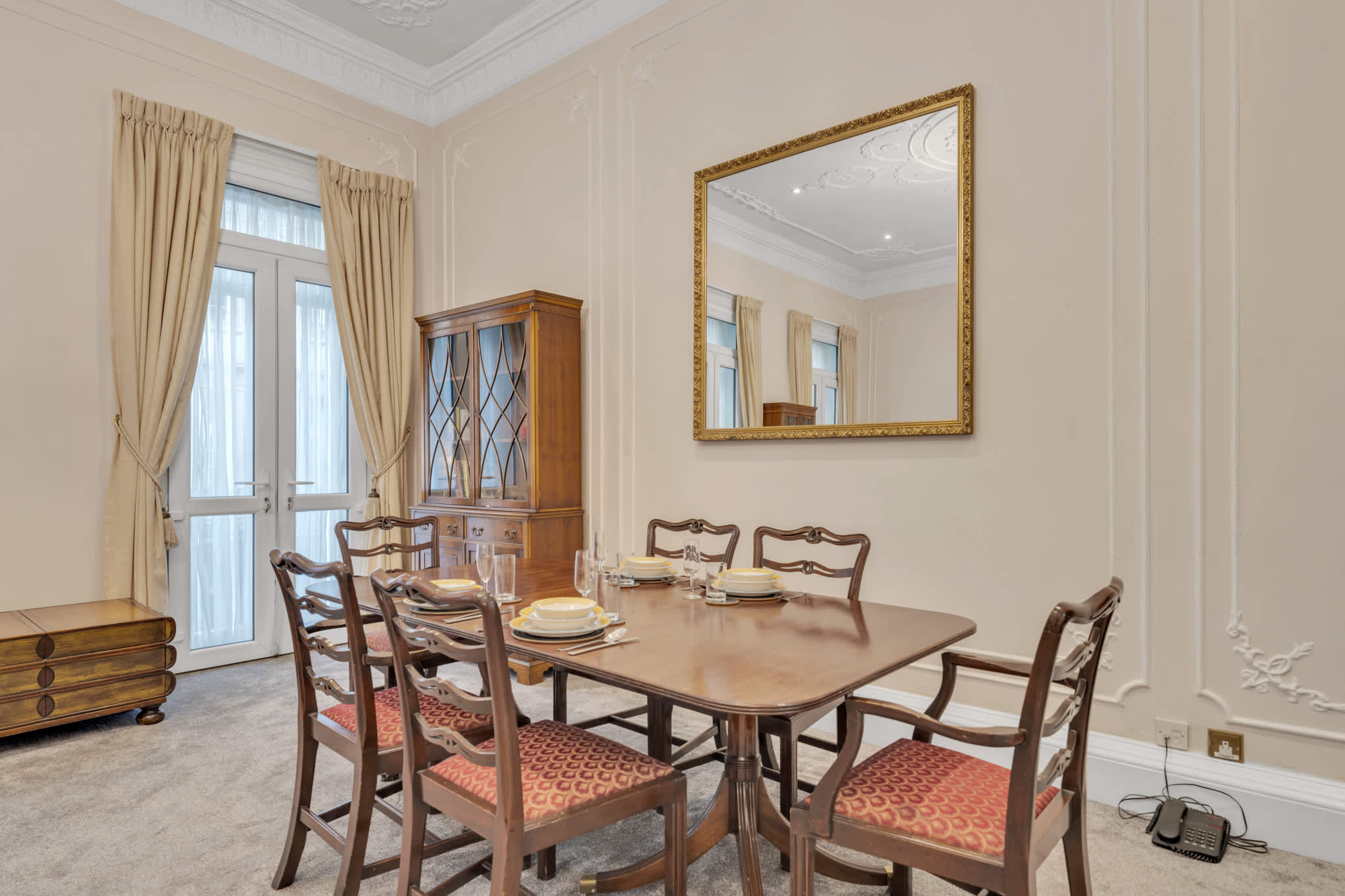Chic Mayfair One-Bedroom City Stay in Hertford Street W1J 7SS - Property image 5 - VivreStays
