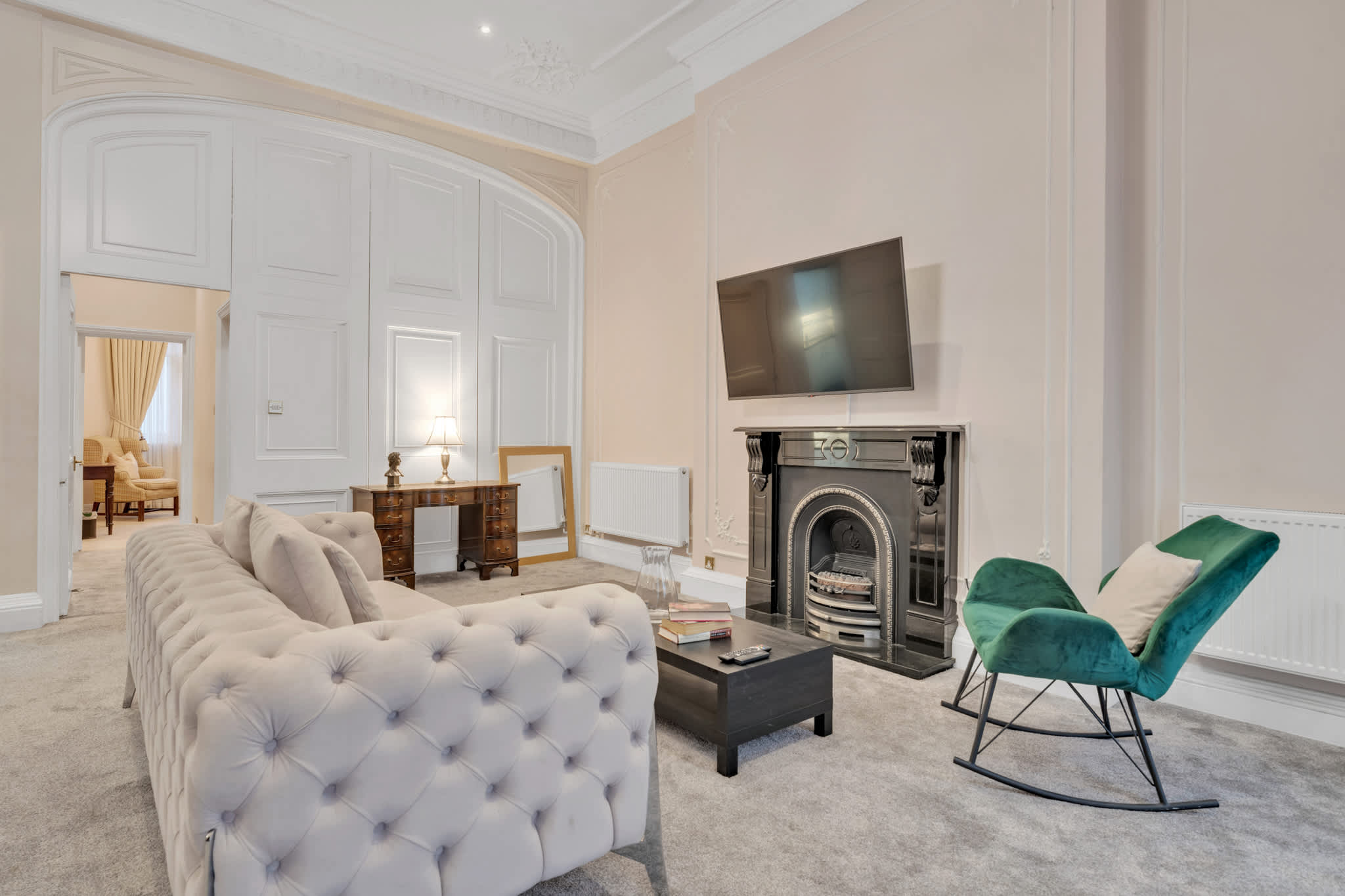 Chic Mayfair One-Bedroom City Stay in Hertford Street W1J 7SS - Property image 9 - VivreStays