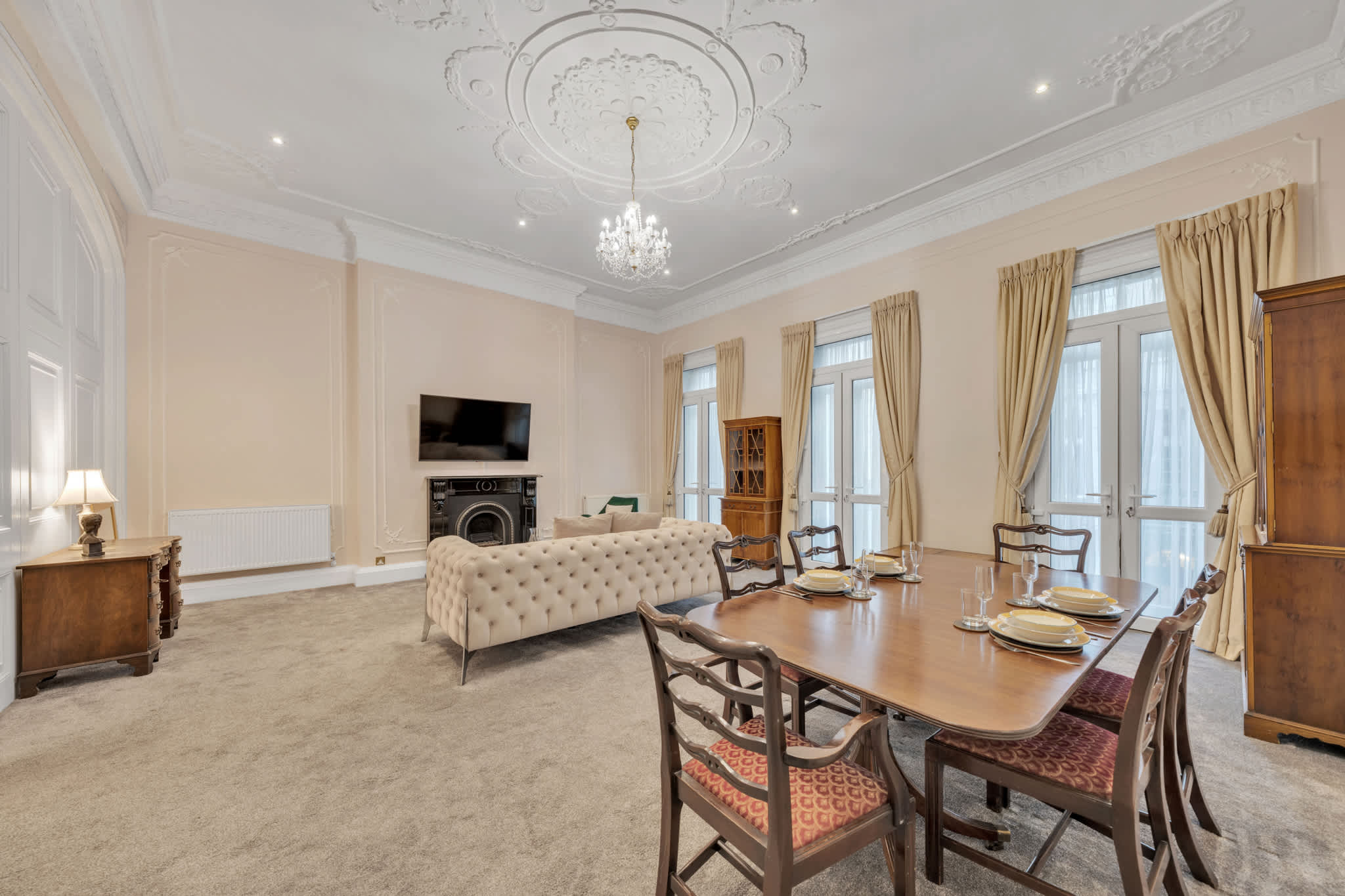 Chic Mayfair One-Bedroom City Stay in Hertford Street W1J 7SS - Property image 7 - VivreStays