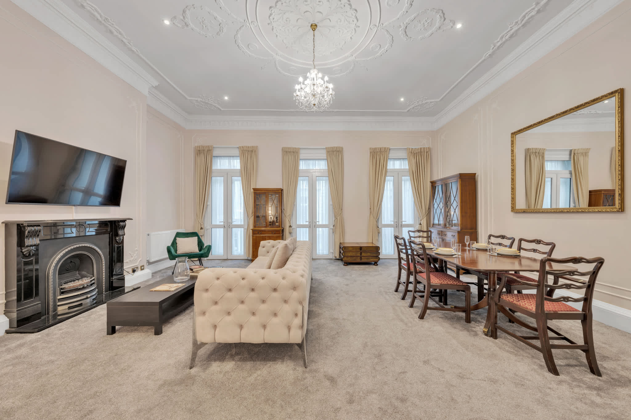 Chic Mayfair One-Bedroom City Stay in Hertford Street W1J 7SS - Property image 8 - VivreStays
