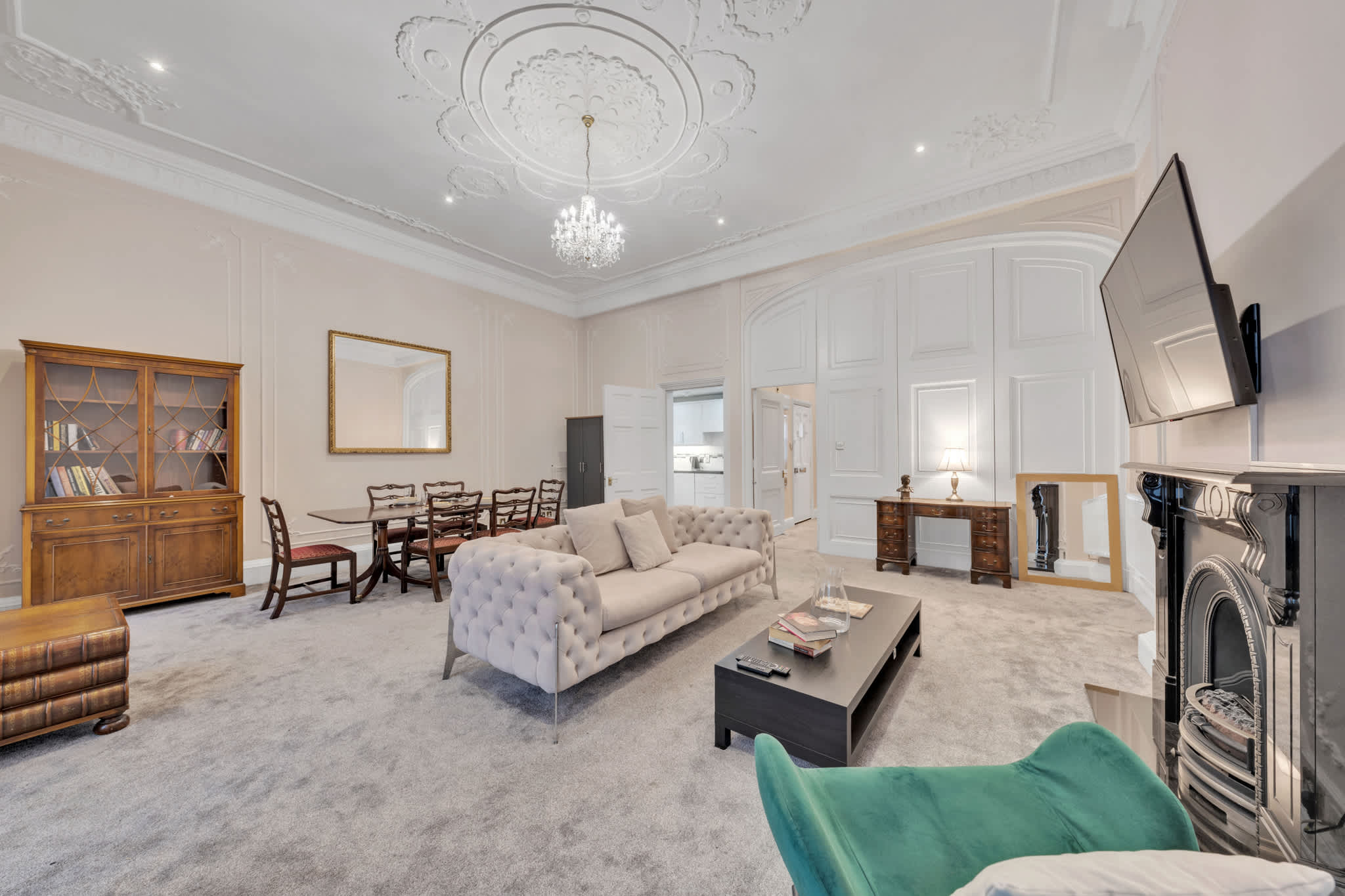 Chic Mayfair One-Bedroom City Stay in Hertford Street W1J 7SS - Property image 14 - VivreStays