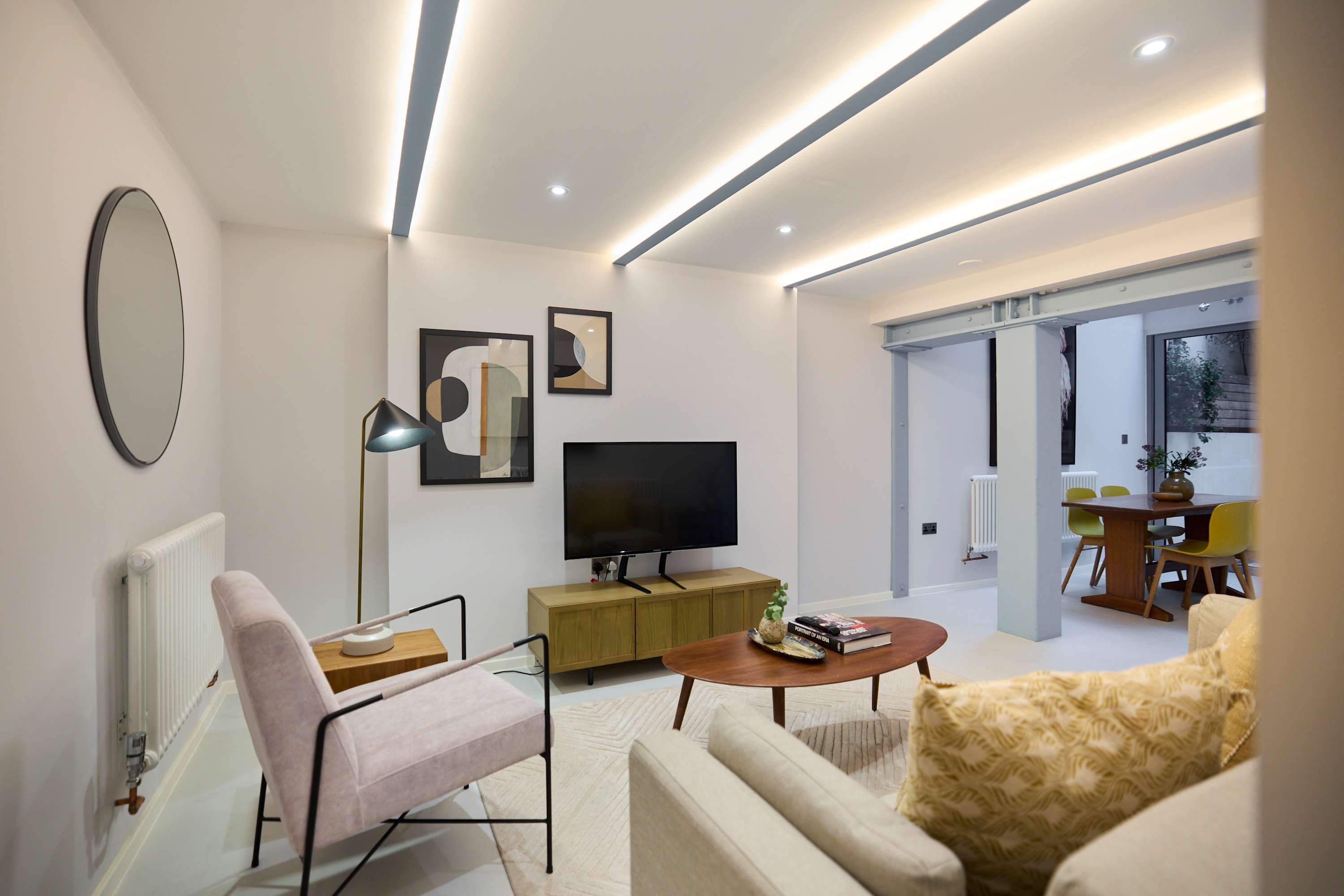 View Ladbroke Grove Courtyard Apartment in Ladbroke Grove 112 W10 5NE Ladbroke Grove Courtyard Apartment in Ladbroke Grove 112 W10 5NE - Property image 8 - VivreStays