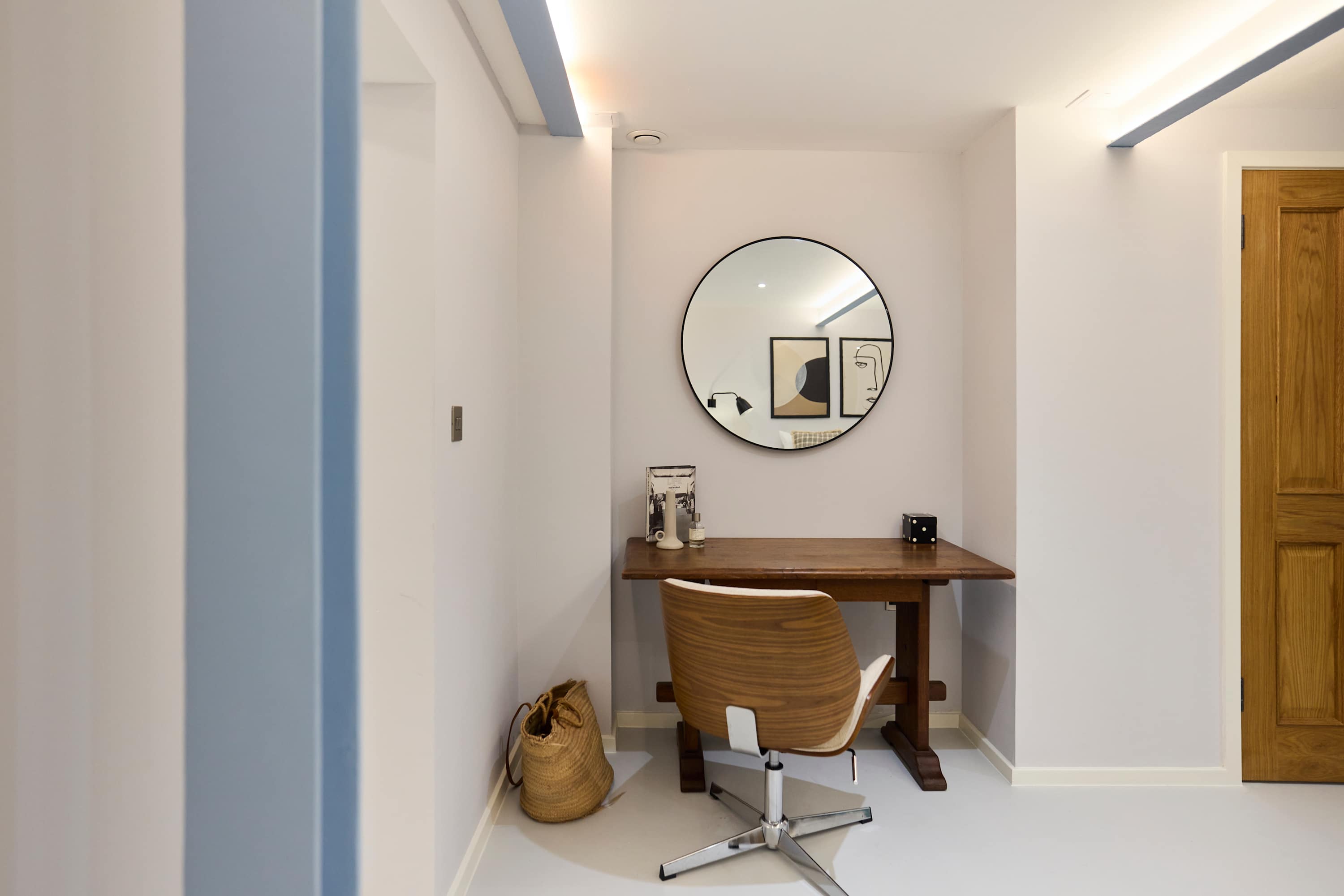 View Ladbroke Grove Courtyard Apartment in Ladbroke Grove 112 W10 5NE Ladbroke Grove Courtyard Apartment in Ladbroke Grove 112 W10 5NE - Property image 5 - VivreStays