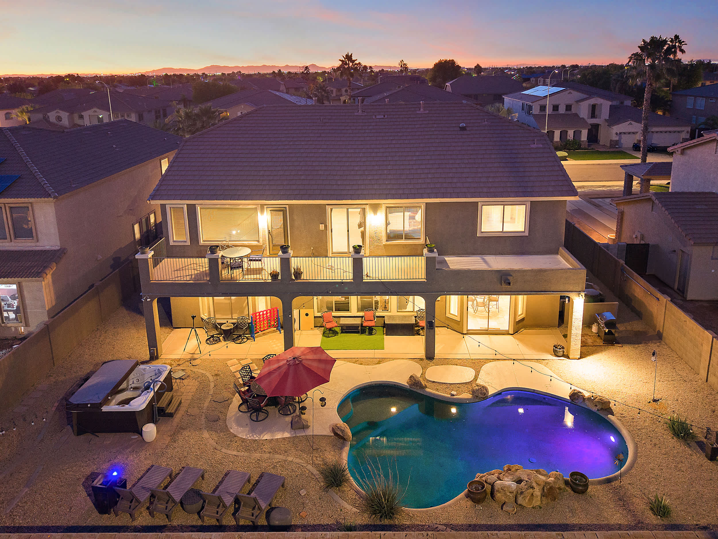 Sleeps 14 • Pool&Spa • Fire Pit • Billiards • EV Plug