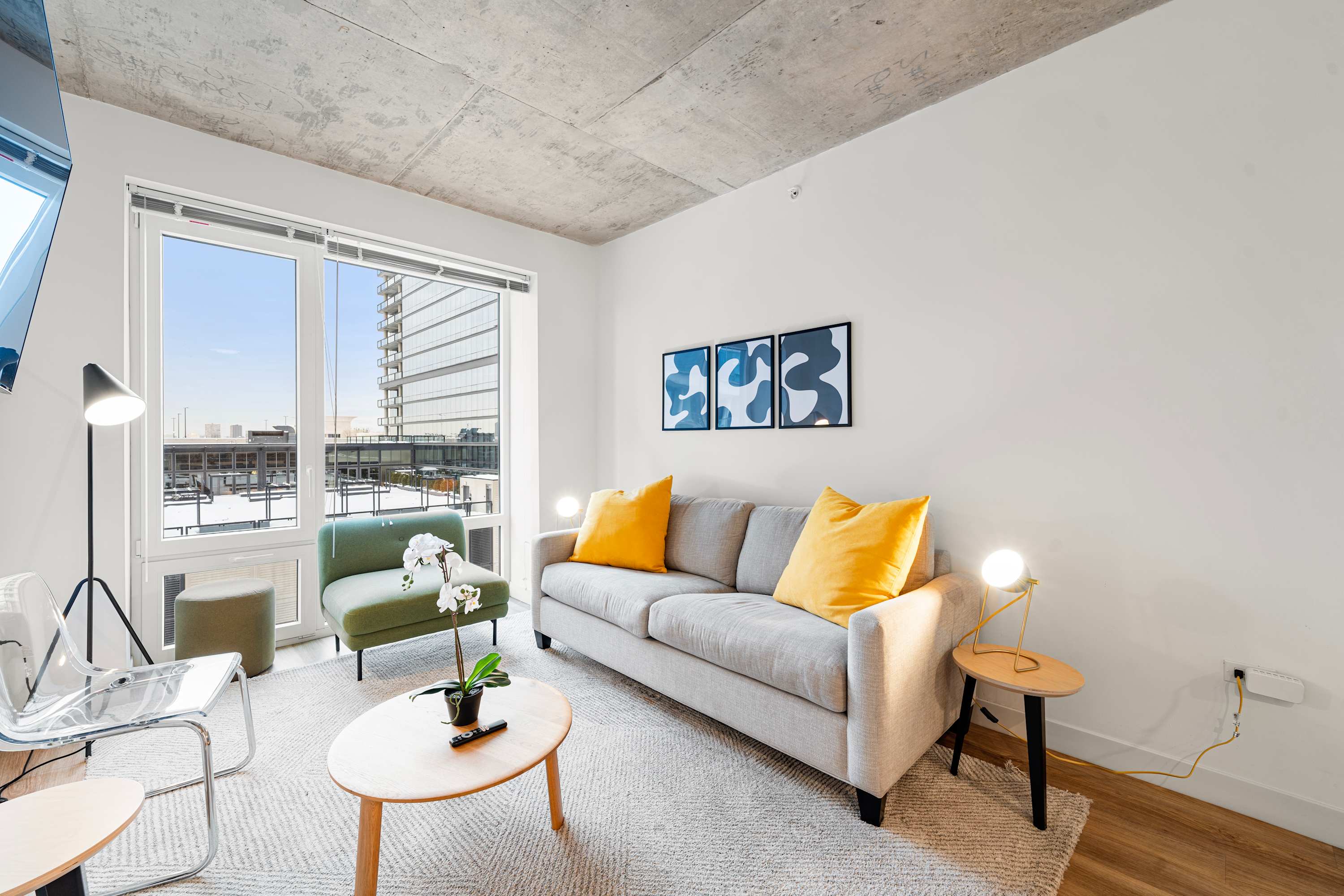Modern 3BR City Retreat - Near Old Town — Chicago, IL — vacation rental