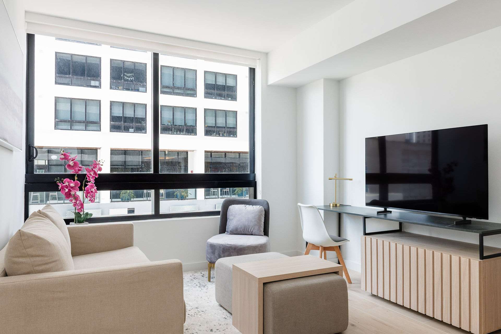 COOL Modern 1/1 Condo Downtown Miami Free Parking! — Miami, FL — vacation rental