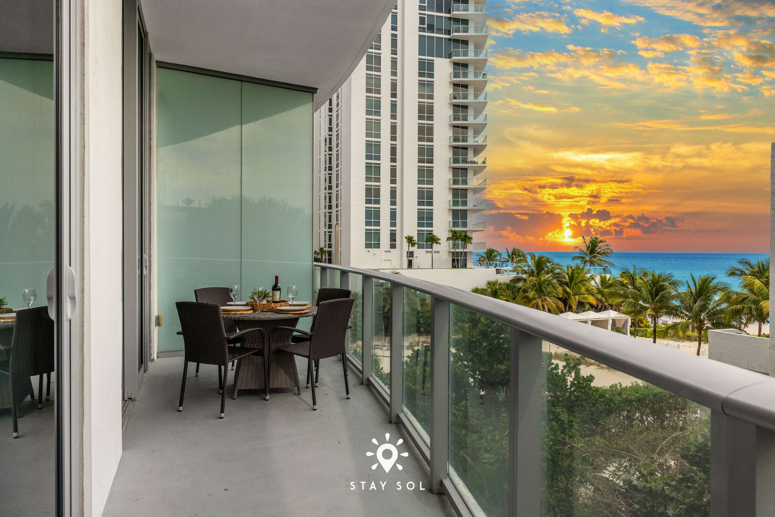 Beachfront Condo|Amazing Pool |Oceanview Balcony — Hollywood, FL — vacation rental