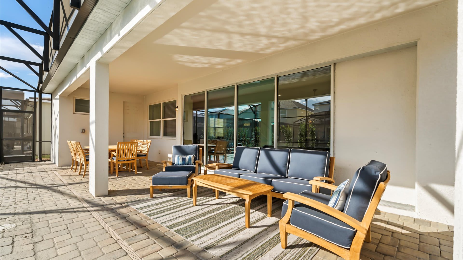 Upstay Solara Resort Villa Pool Cinema Games | Photo 8