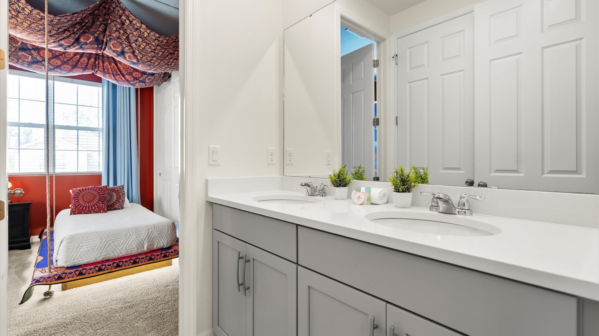 Upstay Solara Resort Villa Pool Cinema Games | Photo 55