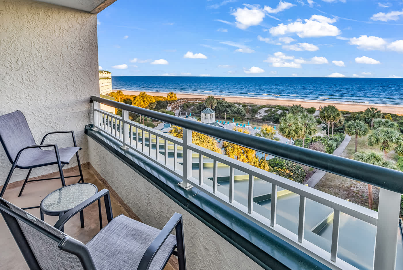 Oceanfront Luxury 2BR Litchfield Beach Escape | Photo 28