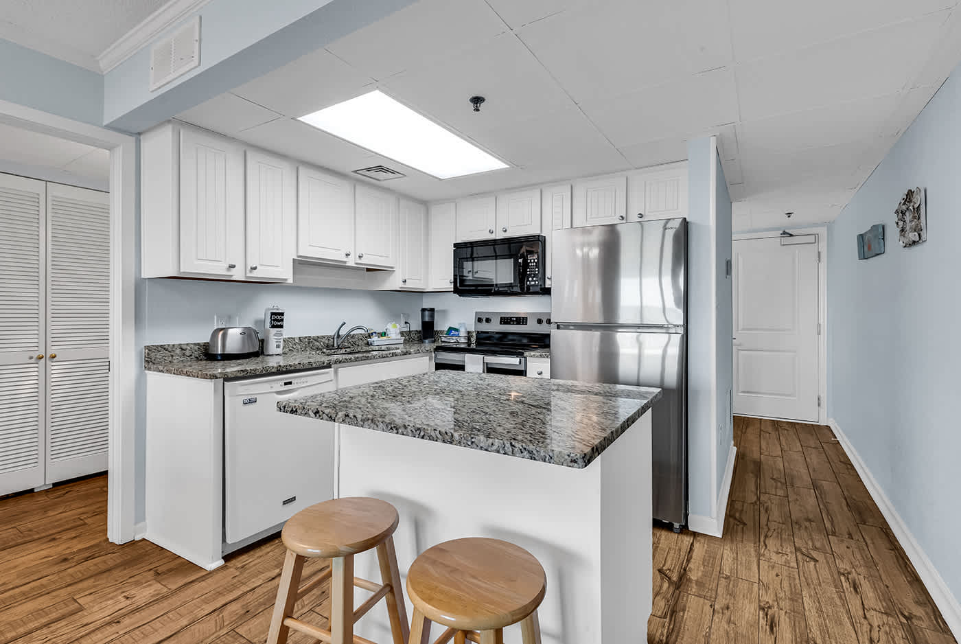 Oceanfront Luxury 2BR Litchfield Beach Escape | Photo 3