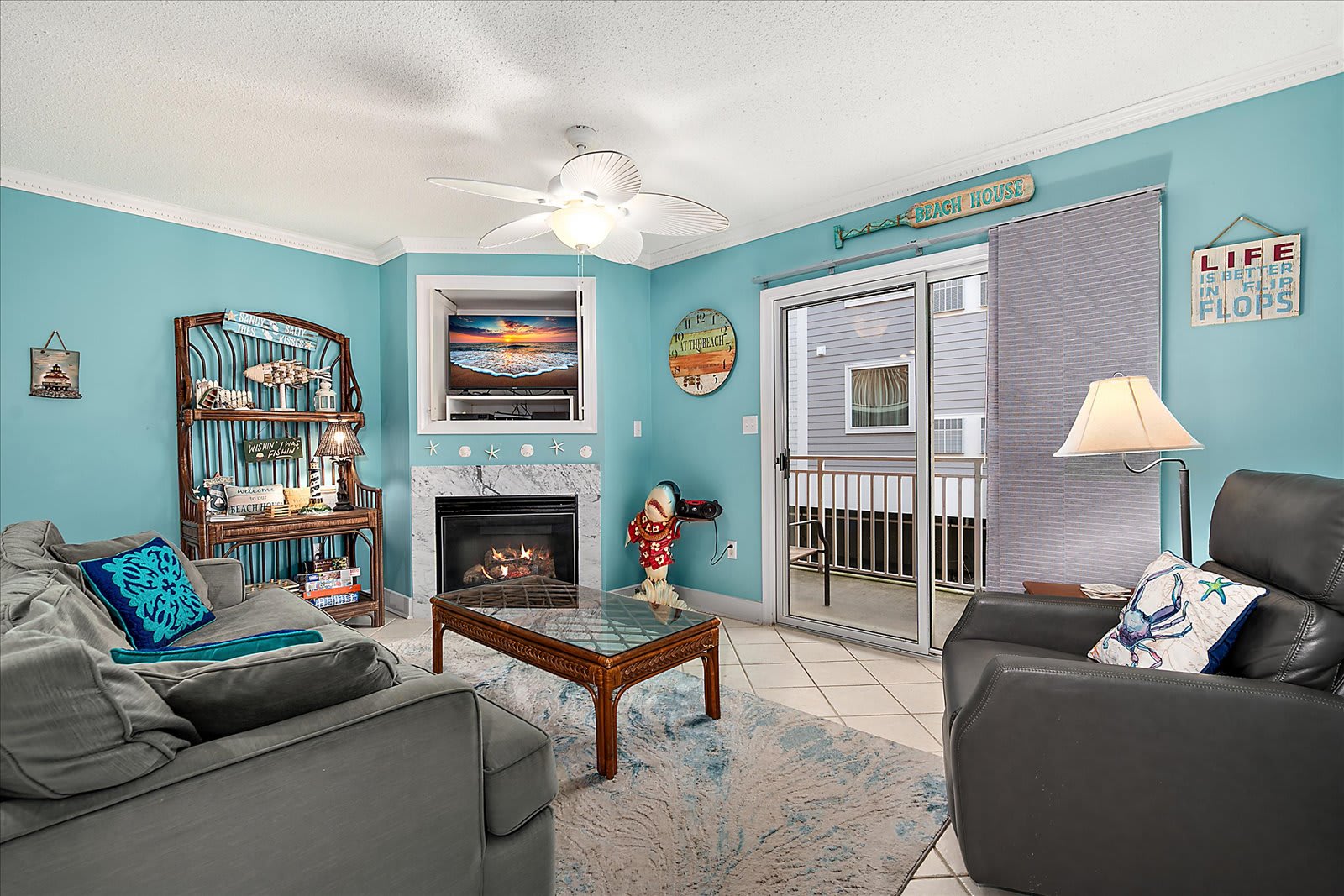 Two Bedroom Bayside Condo with Great Amenities | Photo 2