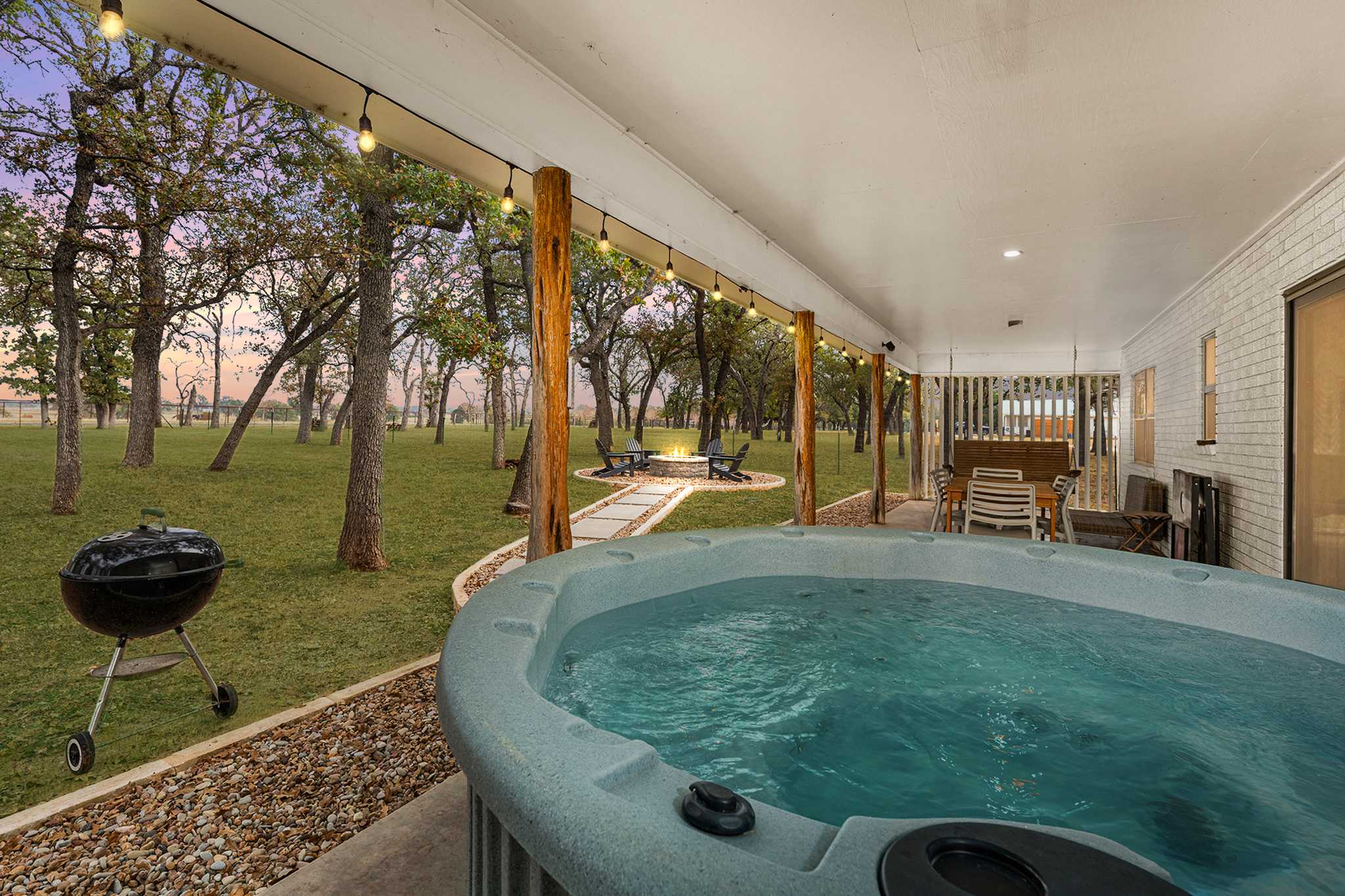 Baron's Bungalow - Hot Tub & Fire Pit — Fredericksburg, TX — vacation rental