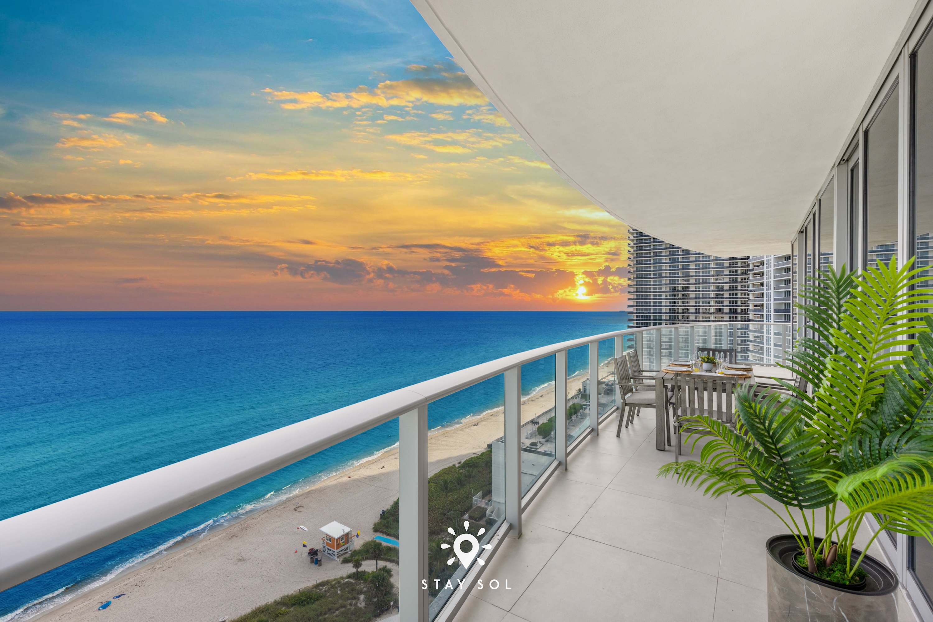 Oceanline 3BR  Corner Balcony & Calm Seas