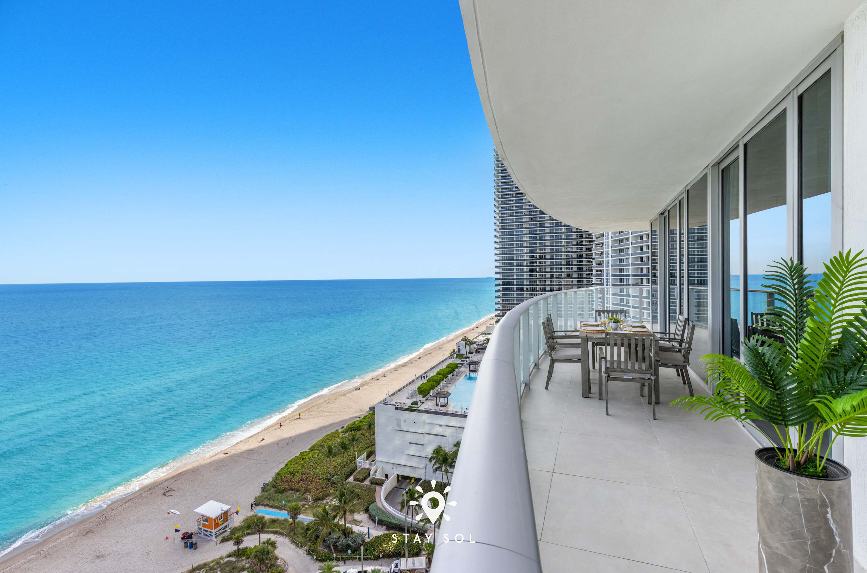 Corner-View Coastal 3BR + Resort