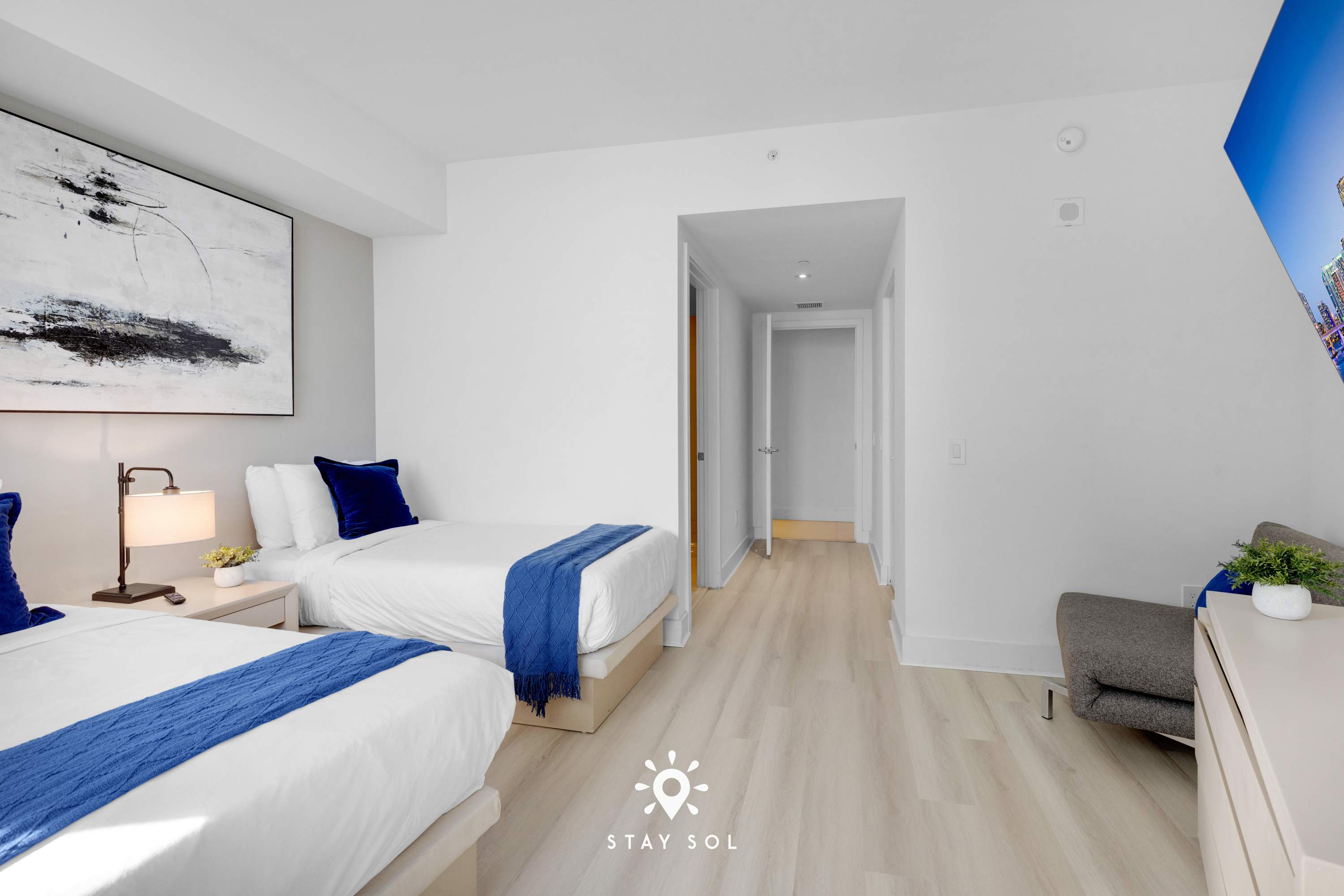 Bright Coastal 3BR Haven Ā· Corner Views + Resort