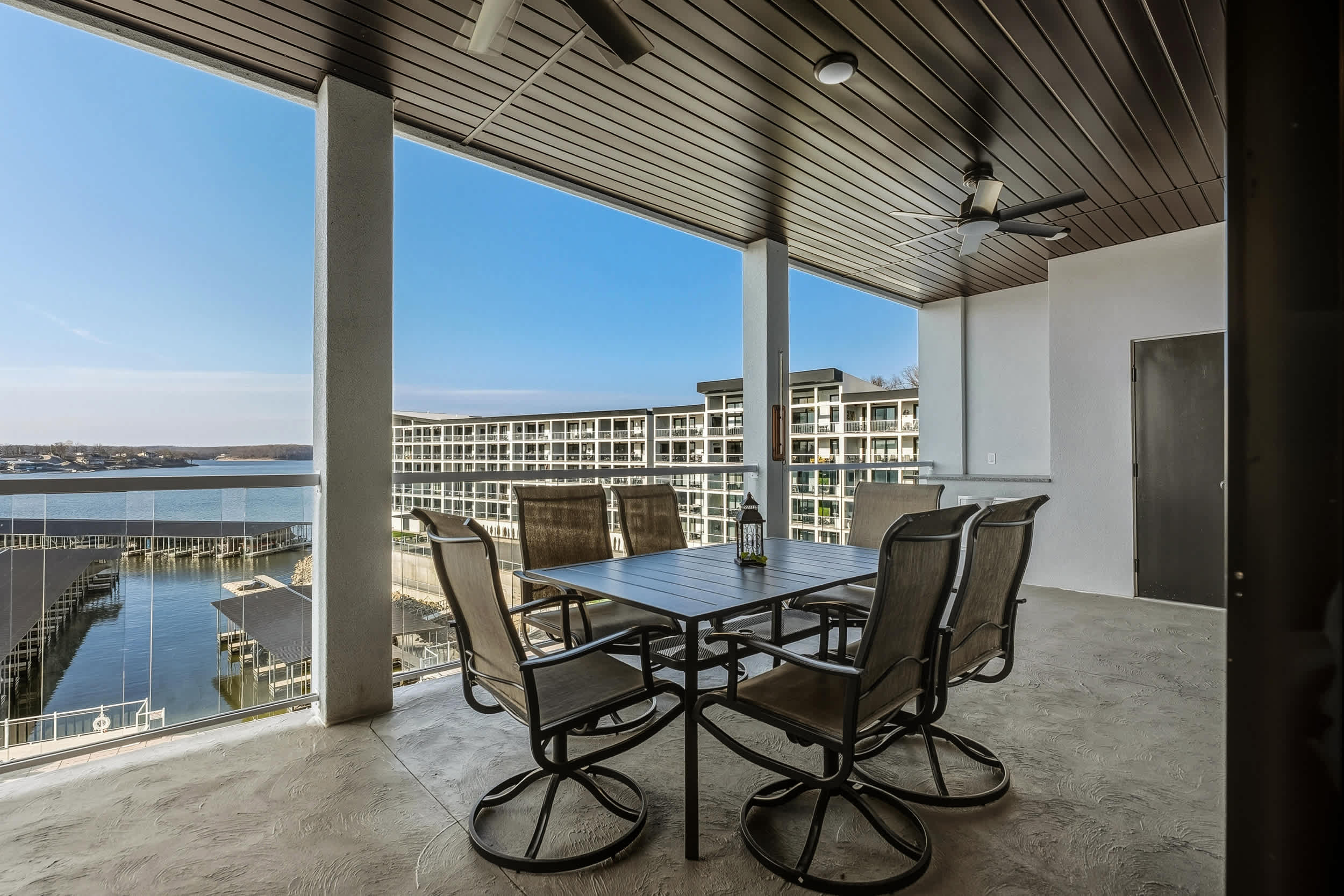 New Luxury Unit! Dreamy place on the Lake — Osage Beach, MO — vacation rental