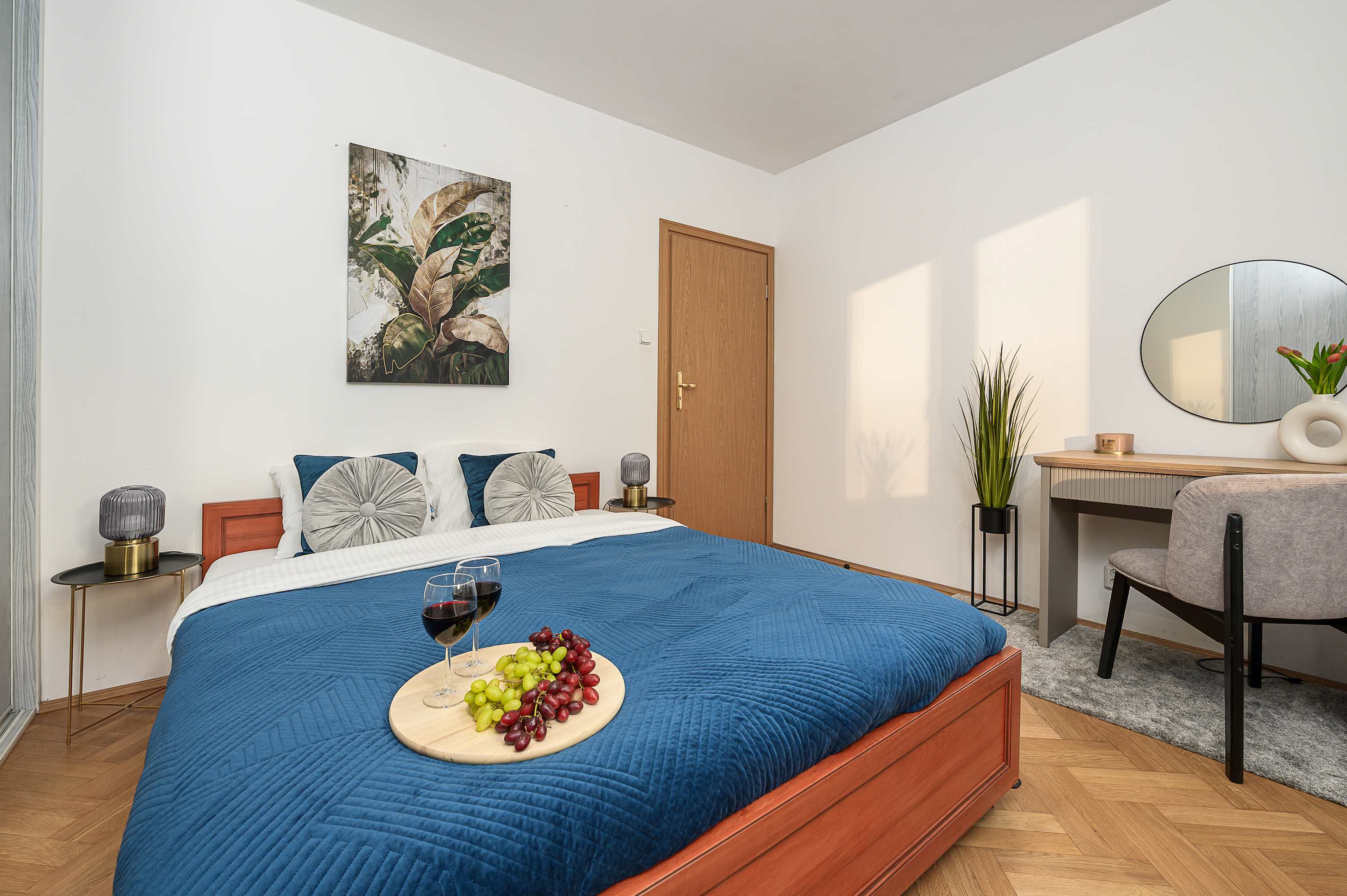 Lumina apartment for family in the center of Warsaw