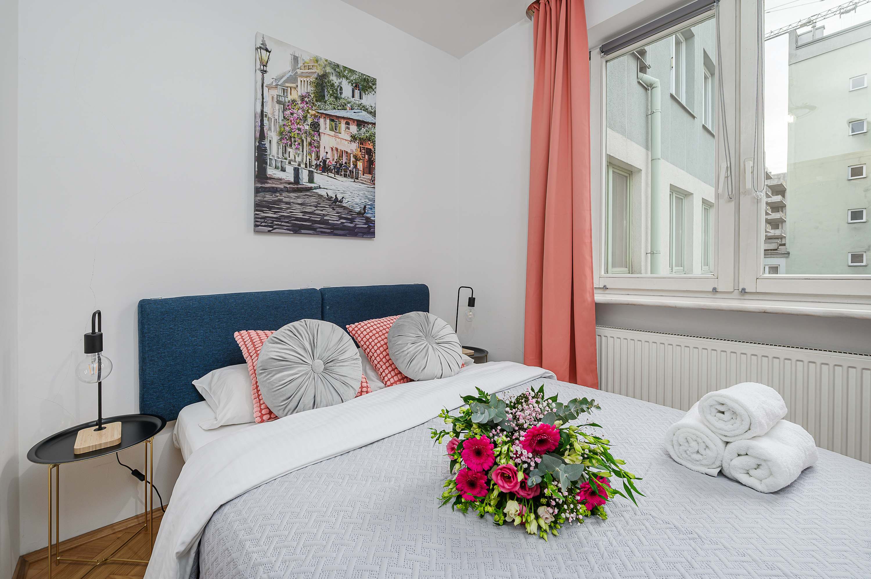 Lumina apartment for family in the center of Warsaw